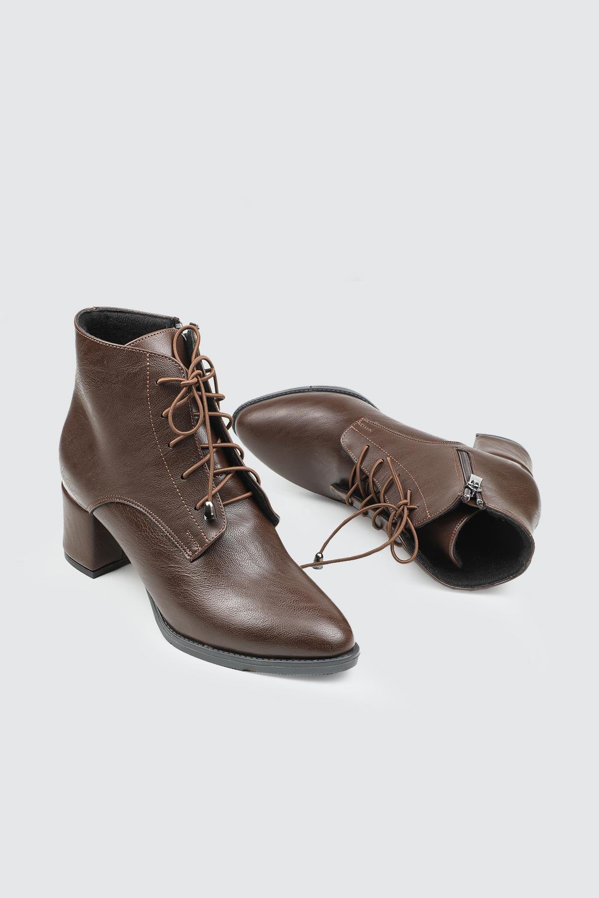 Tokalı Üç Biyeli Kahve Kadın Ayakkabı MY BELLA KH-024 Kadın 25K Kadın Günlük Ayakkabı MyBella MY BELLA KH-024 Kadın 25K