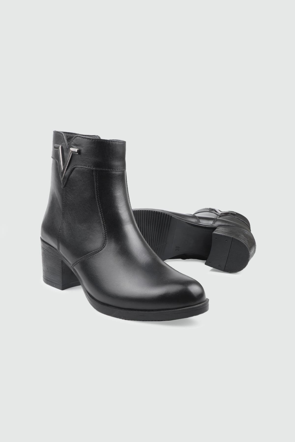 V Toka Detaylı Deri Günlük Siyah Napa Blok Topuklu Kadın Bot MY BELLA 027-013 Kadın Günlük Conford Bot MyBella MY BELLA 027-013 Kadın 25K