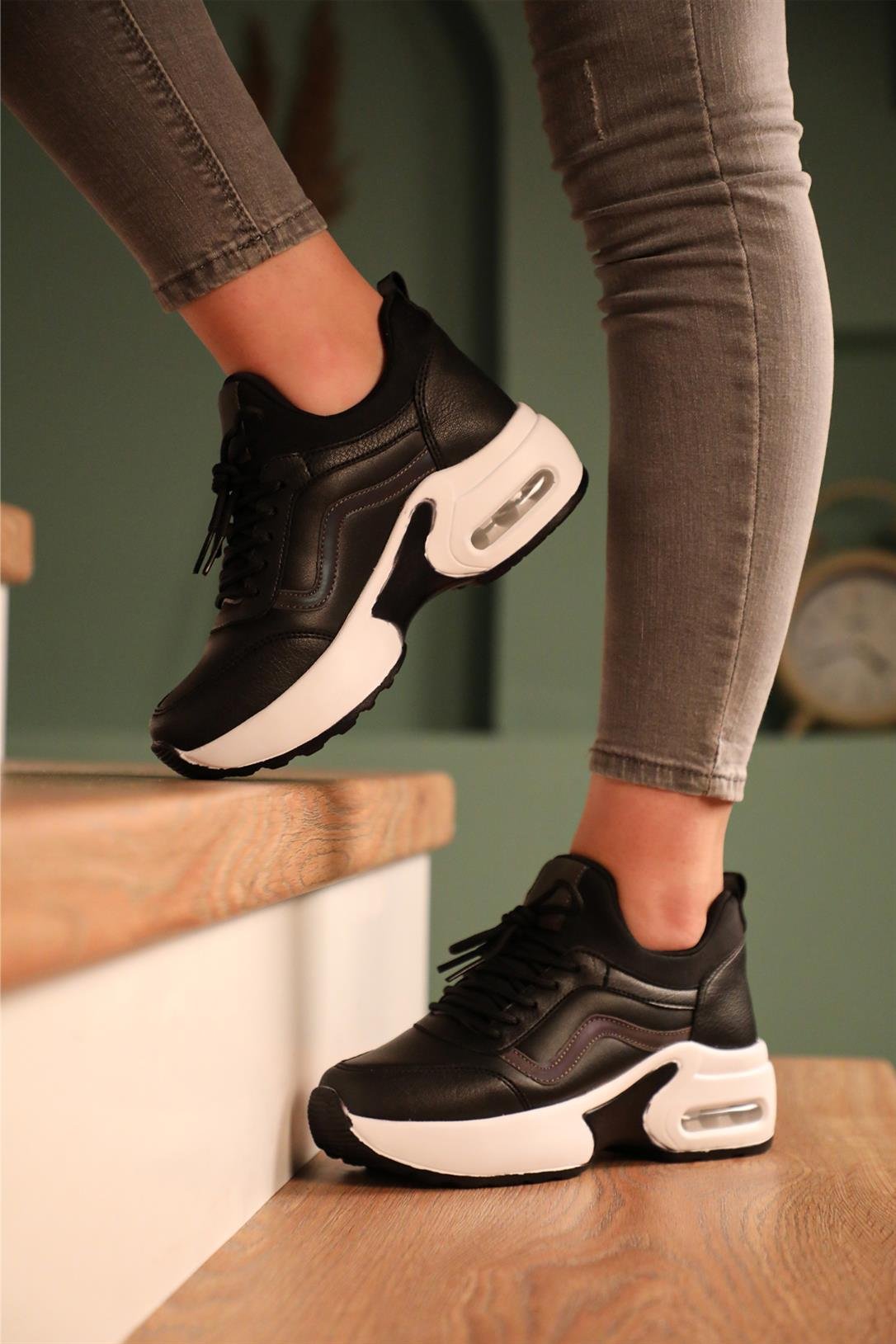 Yüksek Tabanlı Rahat Cilt Siyah Beyaz Kadın Spor Ayakkabı 121 Kadın Günlük Spor Ayakkabı FLET FLET 121 CİLT SPOR 22Y