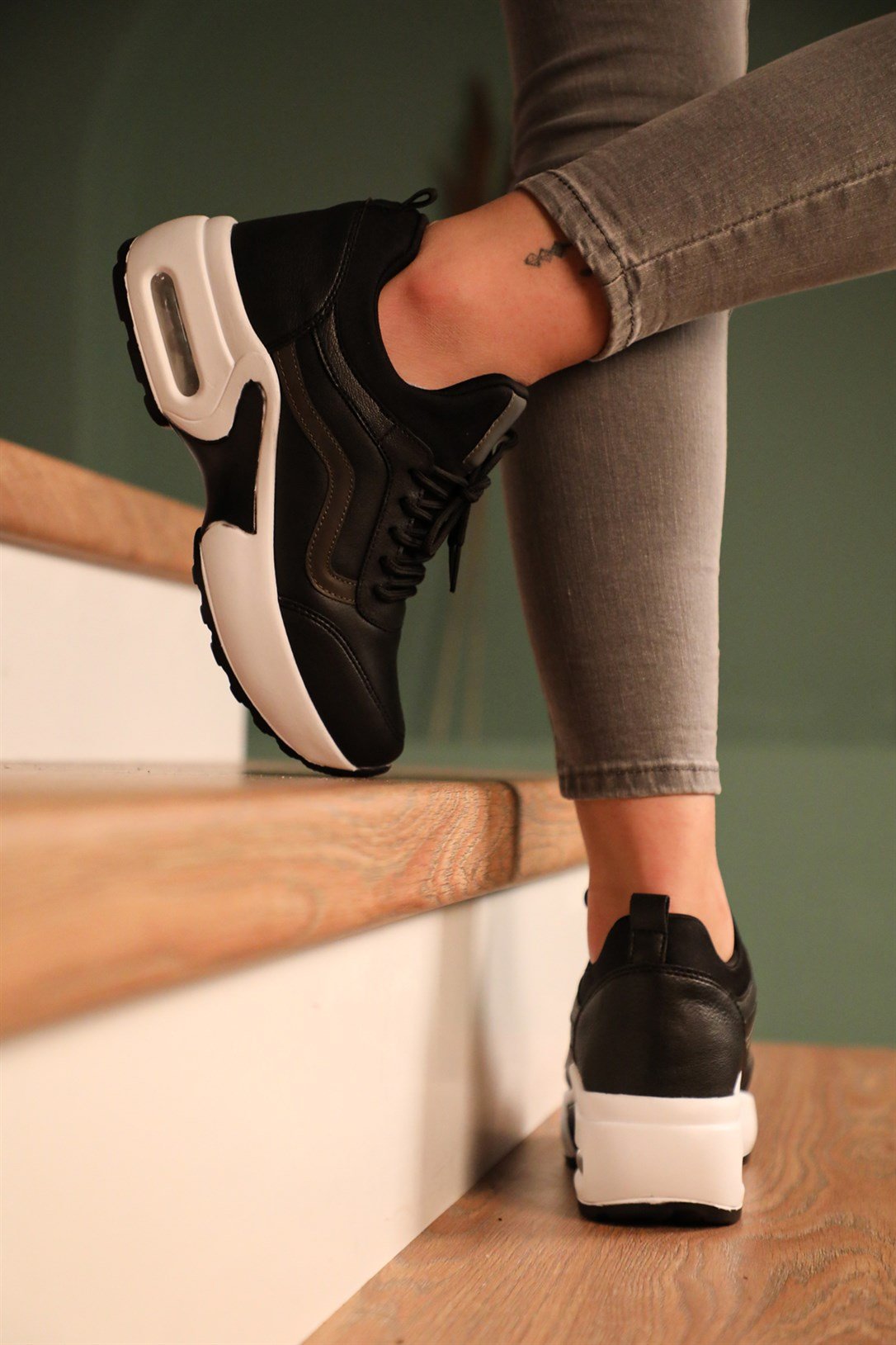 Yüksek Tabanlı Rahat Cilt Siyah Beyaz Kadın Spor Ayakkabı 121 Kadın Günlük Spor Ayakkabı FLET FLET 121 CİLT SPOR 22Y