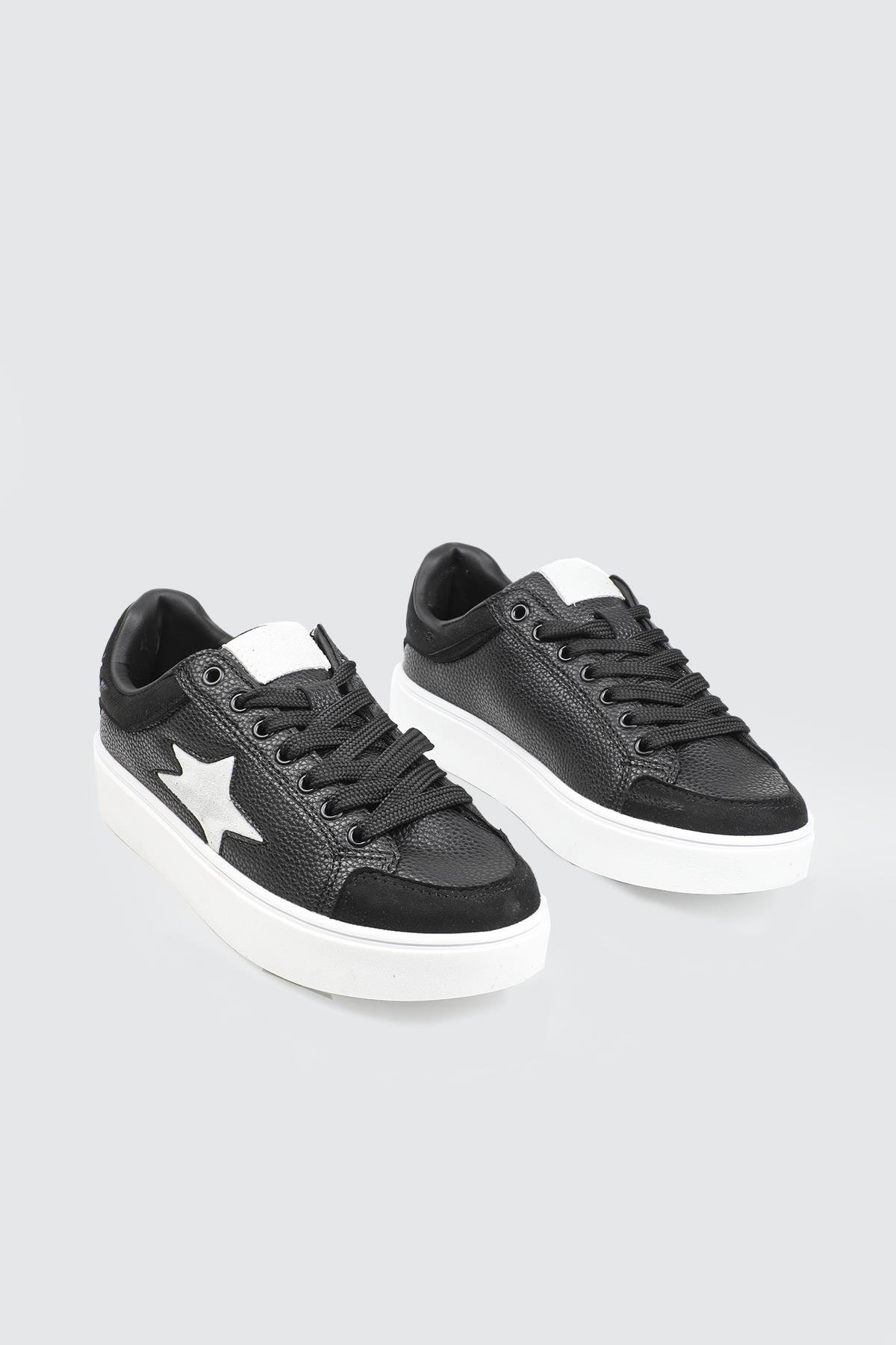 Yüksek Tabanlı Rahat Nefes Alır Siyah Beyaz Kadın Spor Ayakkabı FLET 345 CİLT KADIN 25K Kadın Günlük Spor Ayakkabı FLET FLET 353 KADIN 25K