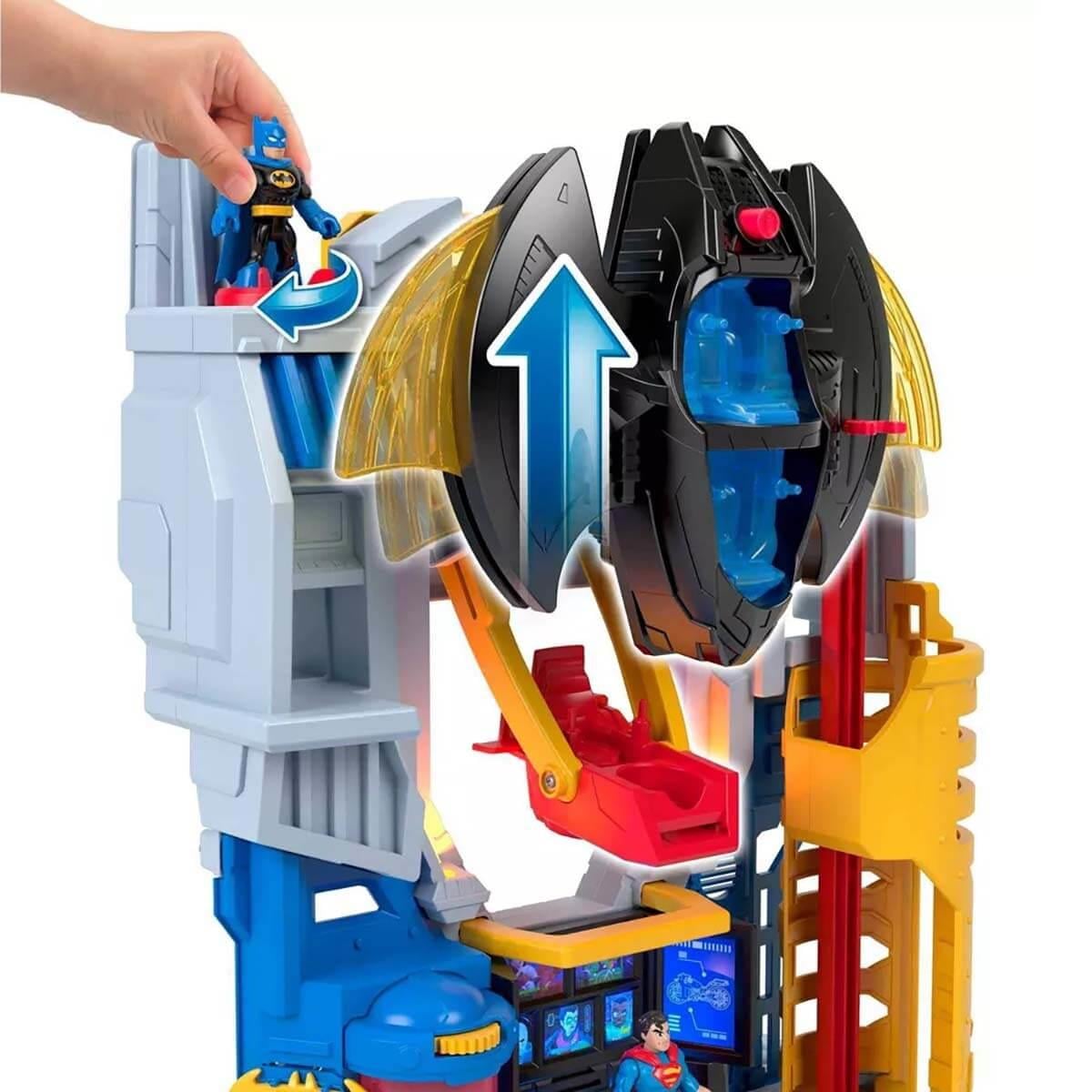 IMAGINEXT DC SUPER FRIENDS ULTIMATE HEADQUARTERS SESLI VE ISIKLI MACERA OYUN SETI HNW08 Diğer HNW08