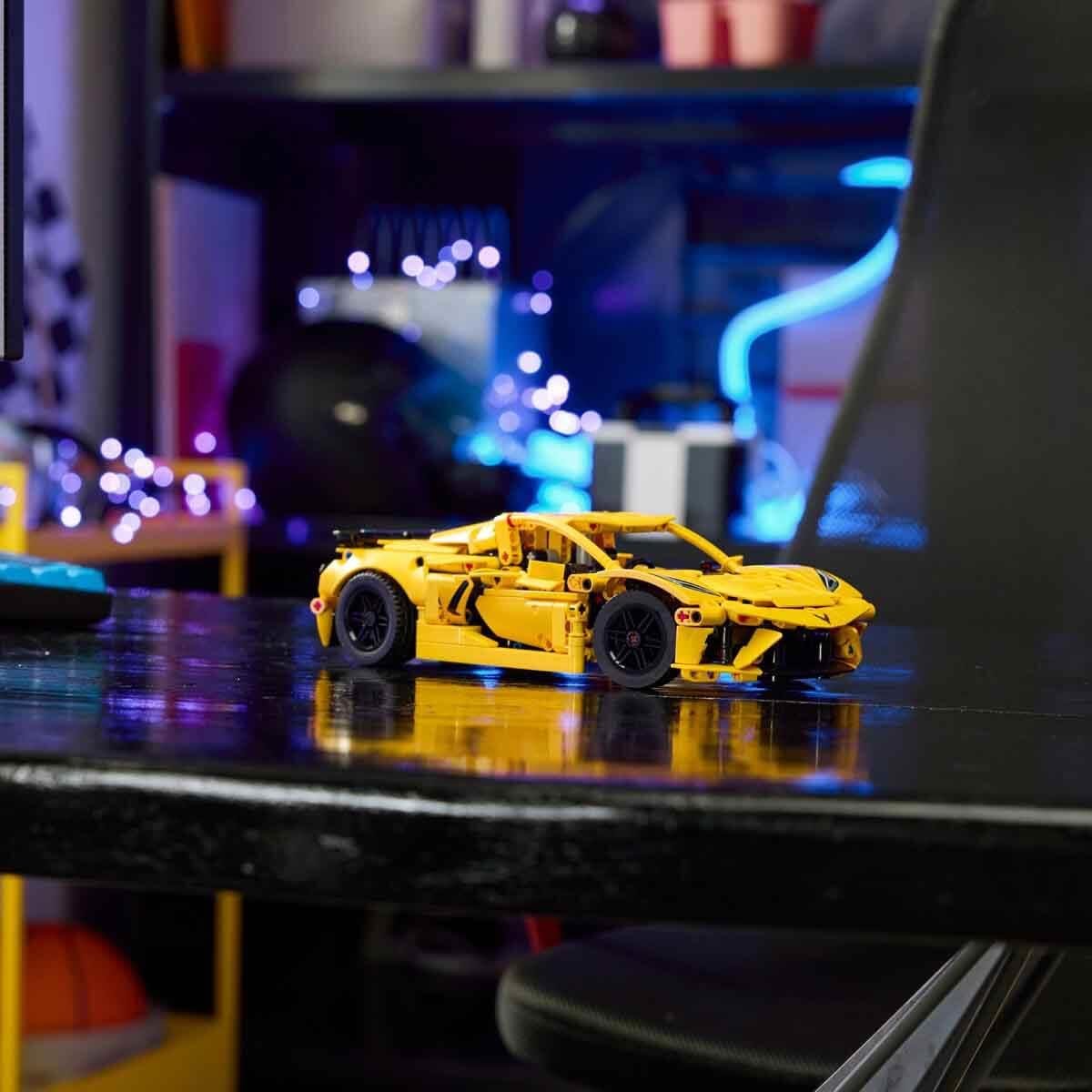 LEGO TECHNIC CHEVROLET CORVETTE STINGRAY 42205 Diğer LMT42205
