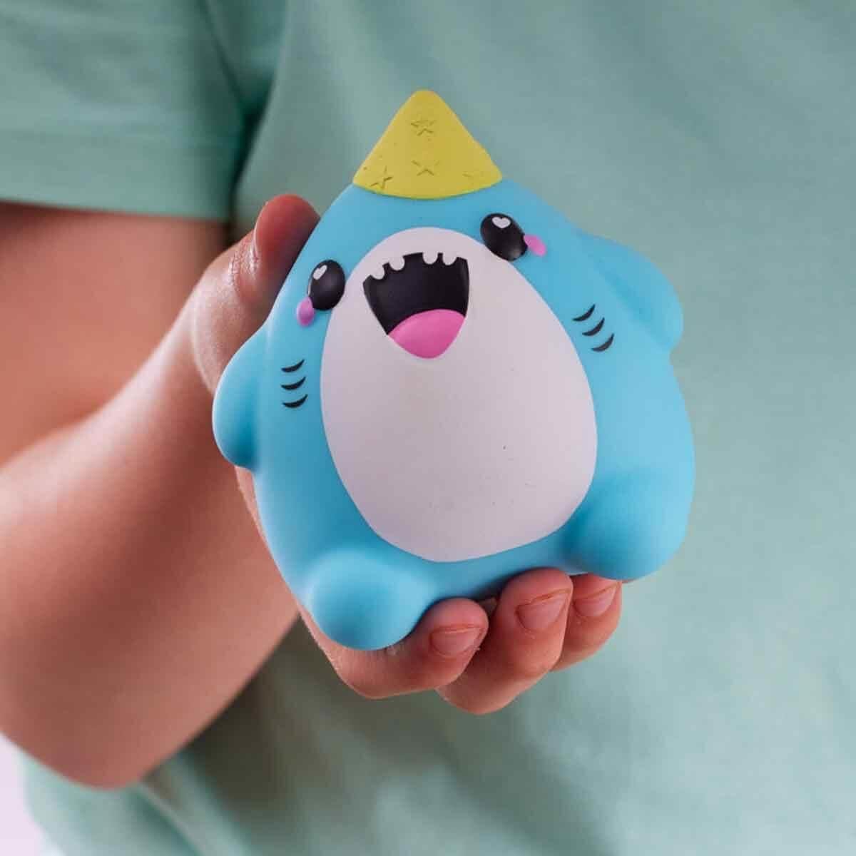 SMOOSHZEES MINI CUTZEES SQUISHY FIGUR SERI1 MH004001 - MAVI KOPEK BALIGI SNAWS Diğer MH004001 MKS