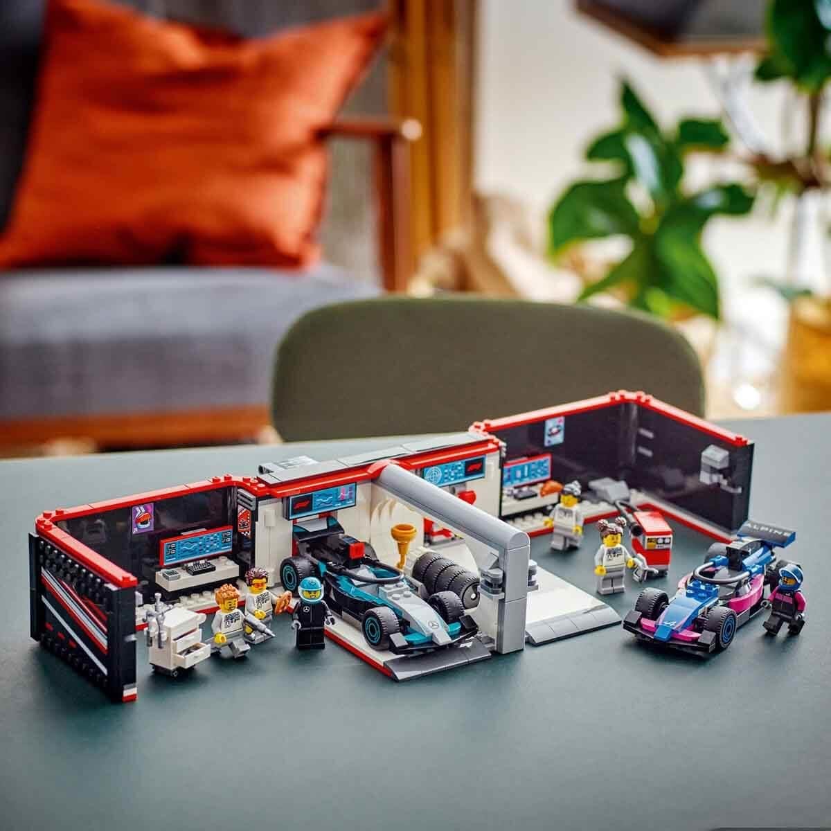 LEGO CITY F1 GARAJI VE MERCEDES AMG VE ALPINE ARABALARI 60444 Diğer LSC60444