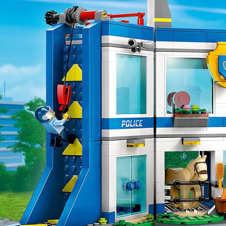 LEGO City Polis Eğitim Akademisi 60372 Lego LSC60372