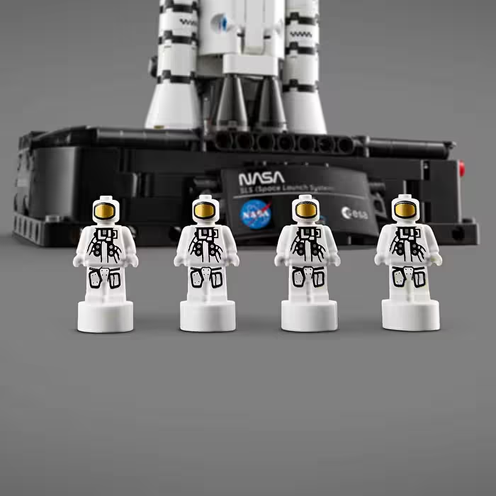 LEGO TECHNIC NASA ARTEMIS UZAY FIRLATMA SISTEMI ROKETI 42221 Diğer LMT42221