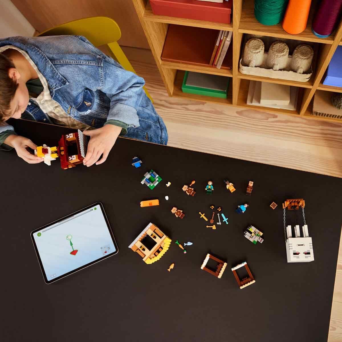 LEGO MINECRAFT HORTLAK BALON KOY SALDIRISI 21273 Diğer LMN21273