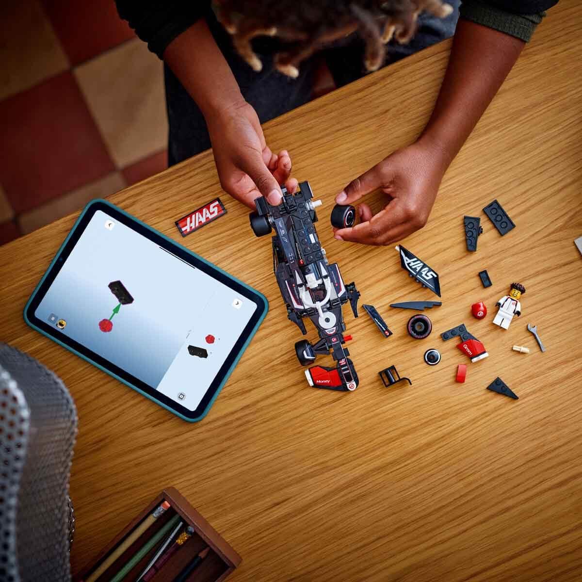 LEGO SPEED CHAMPIONS MONEYGRAM HAAS F1 TEAM VF-24 YARIS ARABASI 77250 Diğer LSR77250