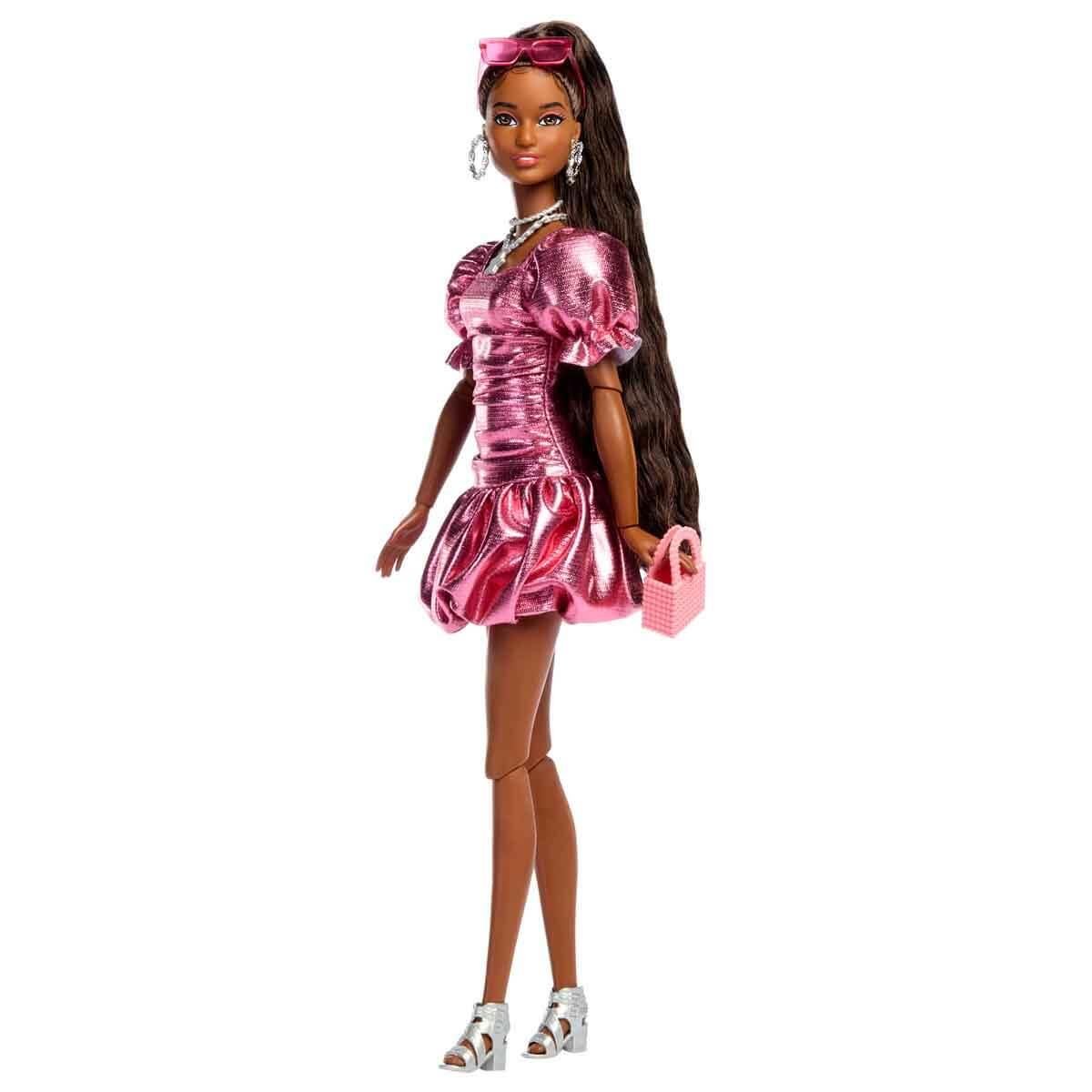 BARBIE DELUXE STYLE STIL IKONU METALIK PEMBE ELBISELI BEBEK JFP41 Diğer JFP41