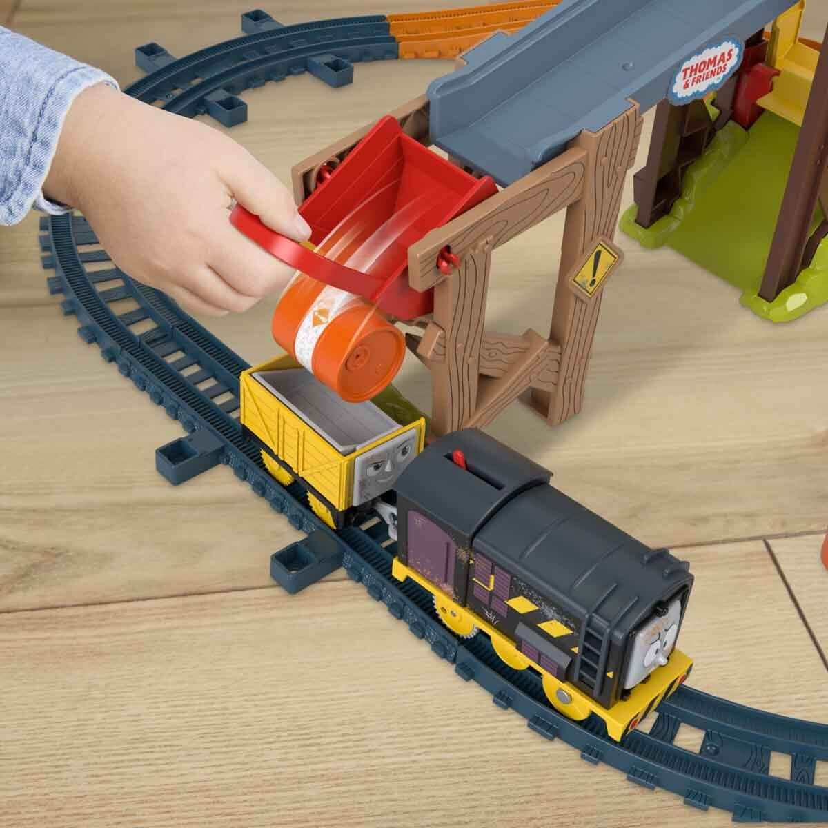 FISHER PRICE THOMAS VE ARKADASLARI DIESEL YUKLEME VE KALDIRMA INSAAT SETI JBW20 Diğer JBW20