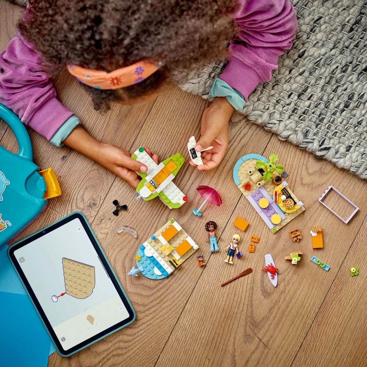 LEGO FRIENDS YARATICI PLAJ VE SEYAHAT BAVULU INSA EDILEBILEN OYUNCAK SETI 42672 Diğer LGF42672