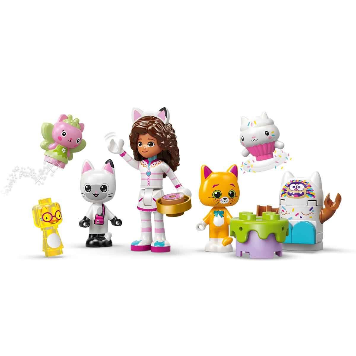 LEGO GABBY’S DOLLHOUSE TATLI SEKERLEME DAGI VE KEDI BAHCESI 11205 Diğer LEJ11205
