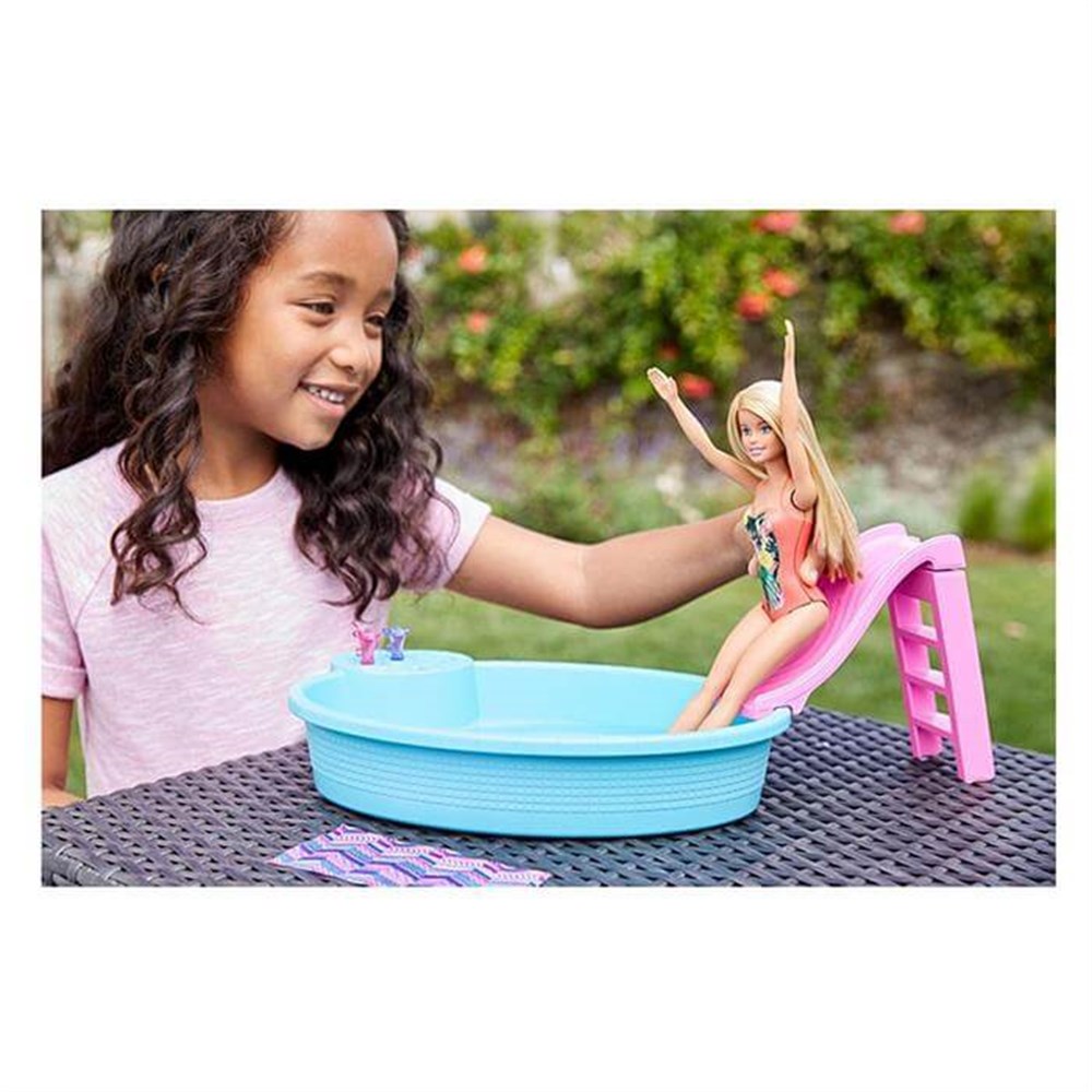 Barbie Ve Eğlenceli Havuzu GHL91 Barbie GHL91