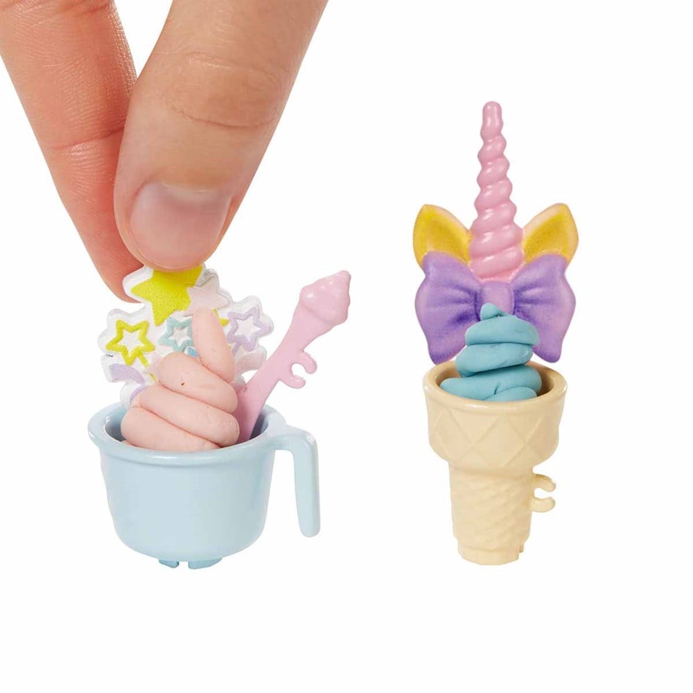 Barbie Dondurma Dükkanı Oyun Seti HCN46 Barbie HCN46