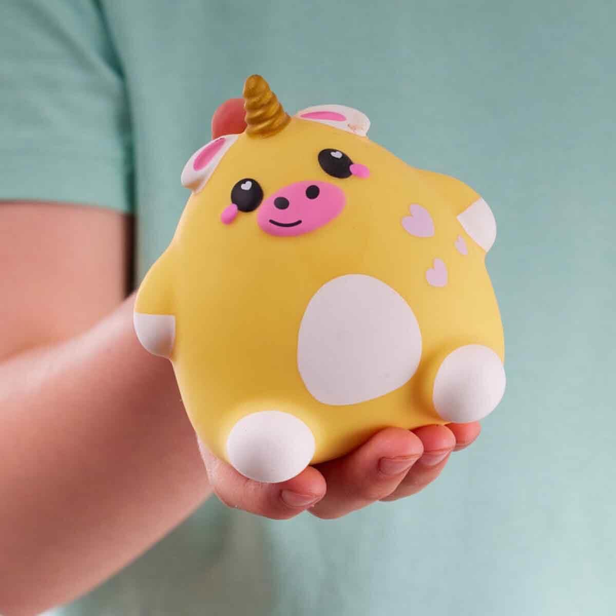 SMOOSHZEES MINI CUTZEES SQUISHY FIGUR SERI1 MH004001 - SARI UNICORN BUTTERCUP Diğer MH004001 SUB