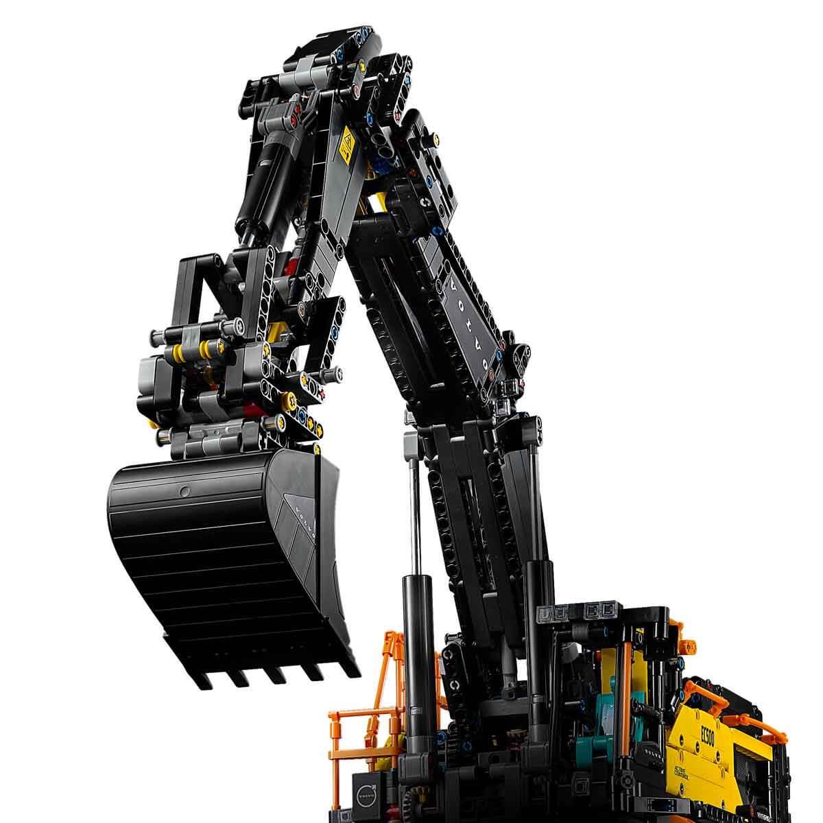 LEGO TECHNIC VOLVO EC500 HYBRID EKSKAVATOR 42215 Diğer LMT42215