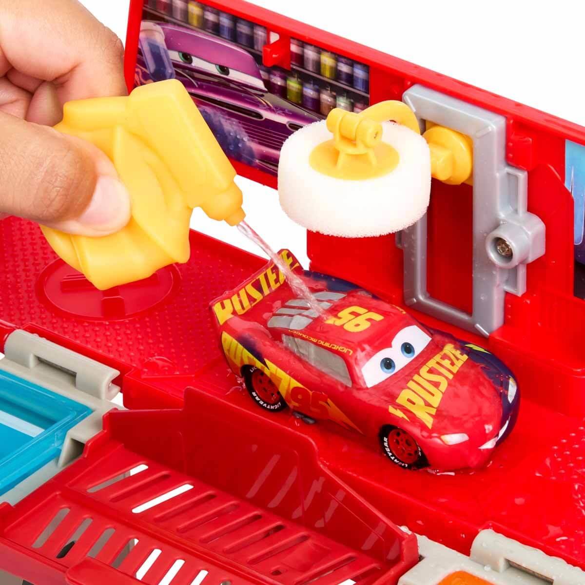 CARS MACK TIR RENK DEGISIMI EGLENCESI OYUN SETI HPD82 Diğer HPD82