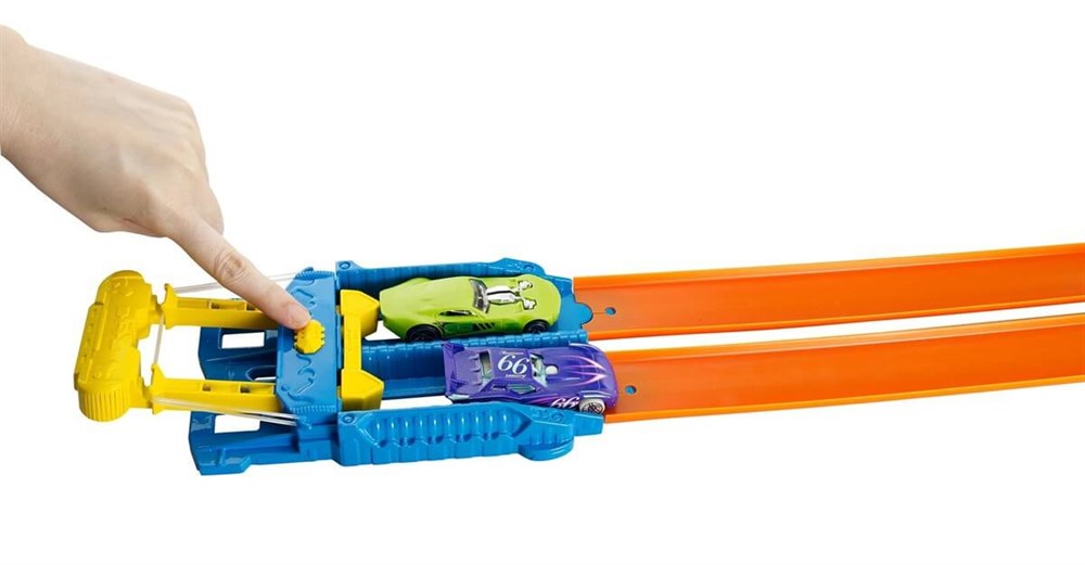 Hot Wheels Yüksek Skor Atlayışı Yarış Seti Hızlı Geçiş Parkuru BGJ24-CFC30 Hot Wheels CFC30