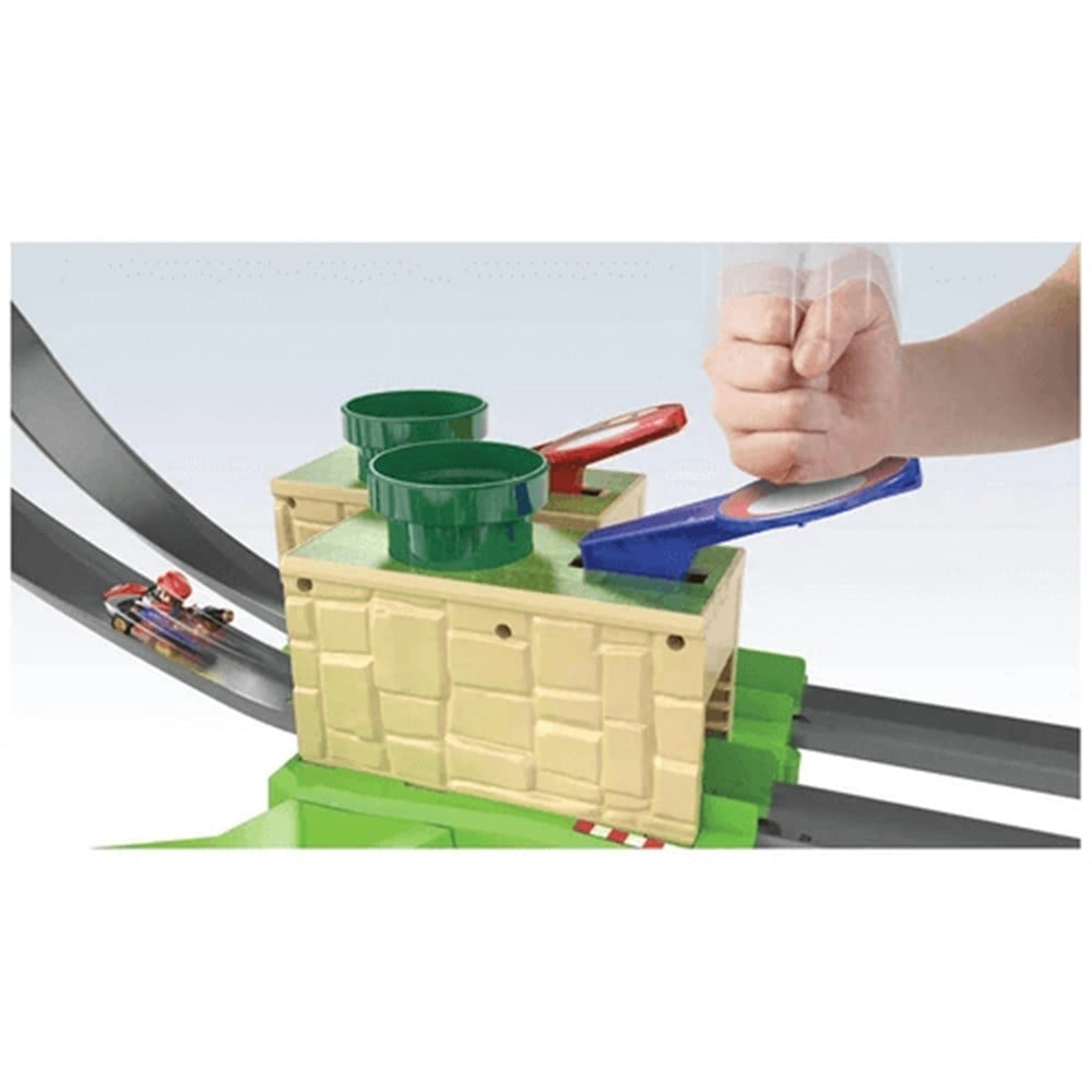 Hot Wheels Mario Kart Çılgın Dönüş Parkuru Yarış Seti GHK15 Hot Wheels GHK15