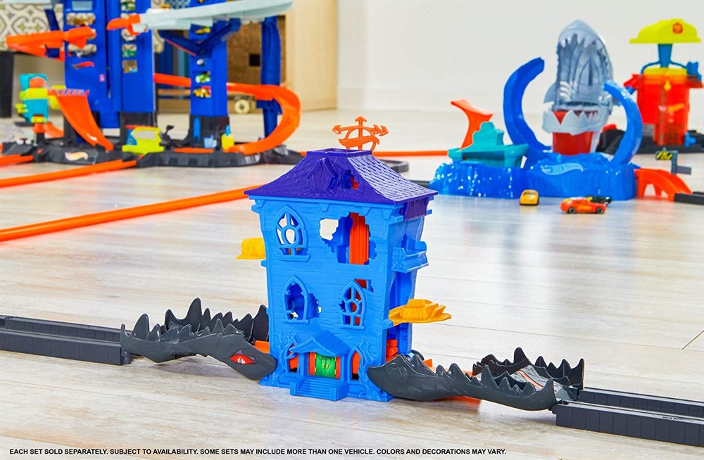 Hot Wheels Şehirde Yaratık Macerası Timsah Yuvası FNB05-GJK91 Hot Wheels GJK91