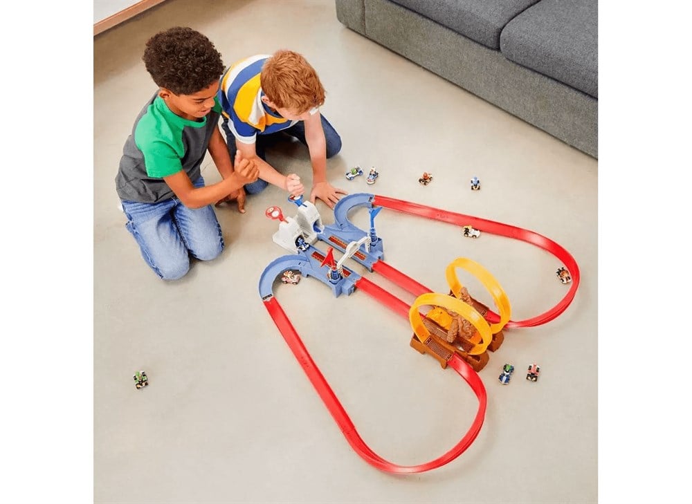 Hot Wheels Mario Kart Bowser'ın Kalesinde Kaos Oyun Seti GNM22 Hot Wheels GNM22