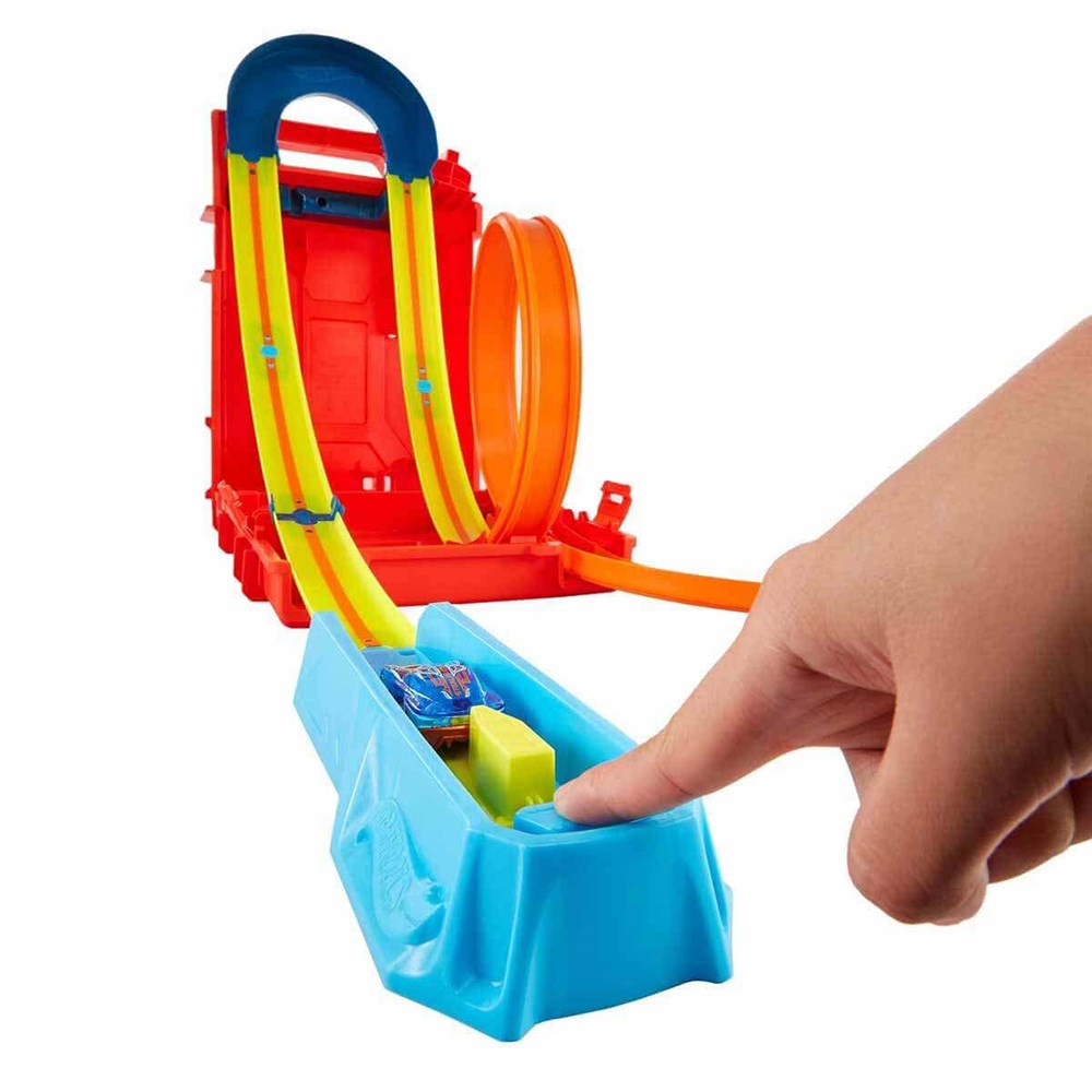 Hot Wheels Track Builder Benzin Bidonu Akrobasi Seti HDX78 Hot Wheels HDX78