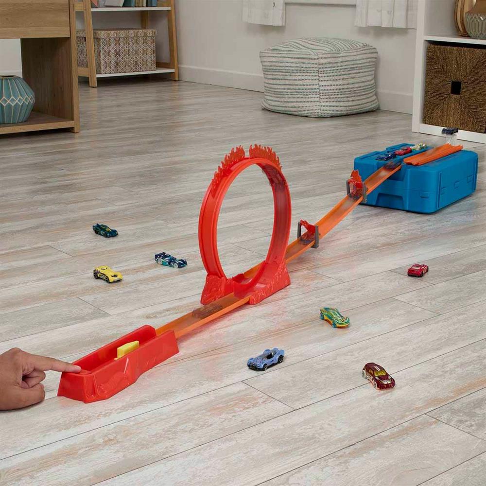Hot Wheels Track Builder Alev Temalı Akrobasi Seti HMC04 Hot Wheels HMC04