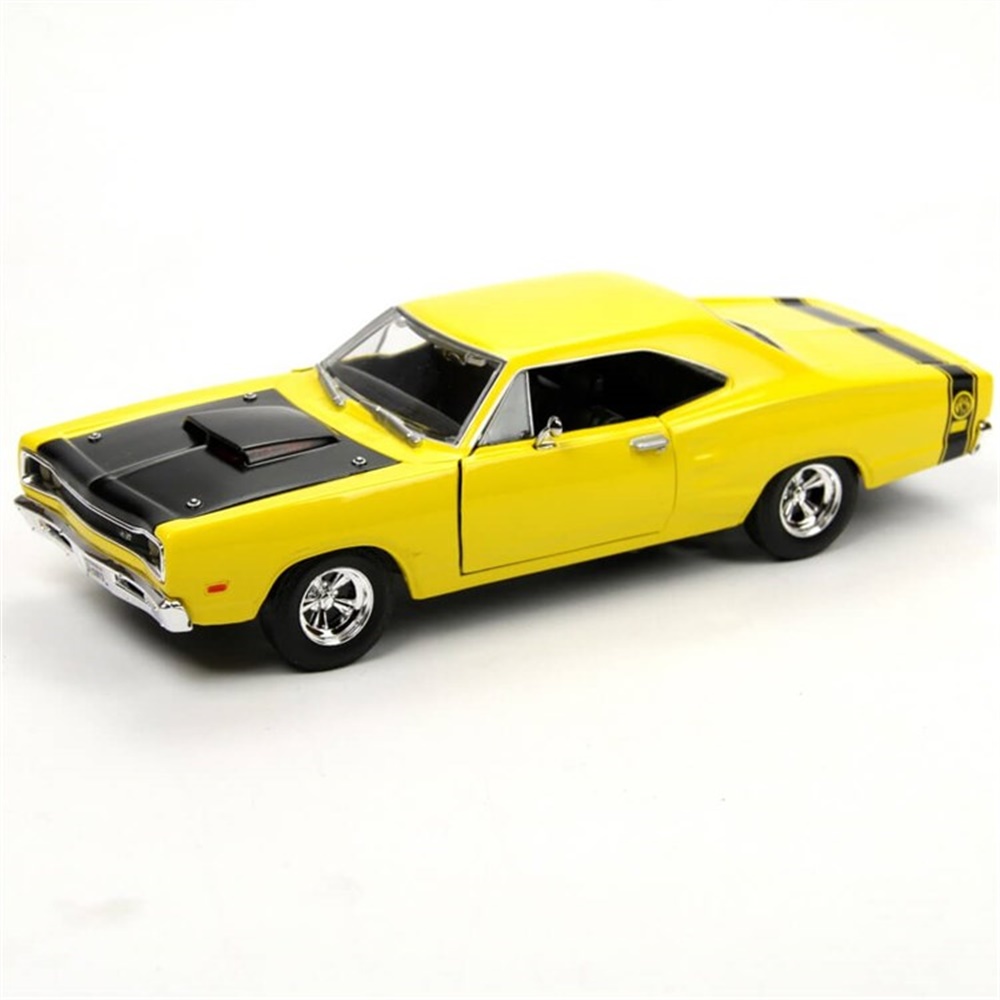 Metal Motormax 1969 Dodge Coronet 1:24