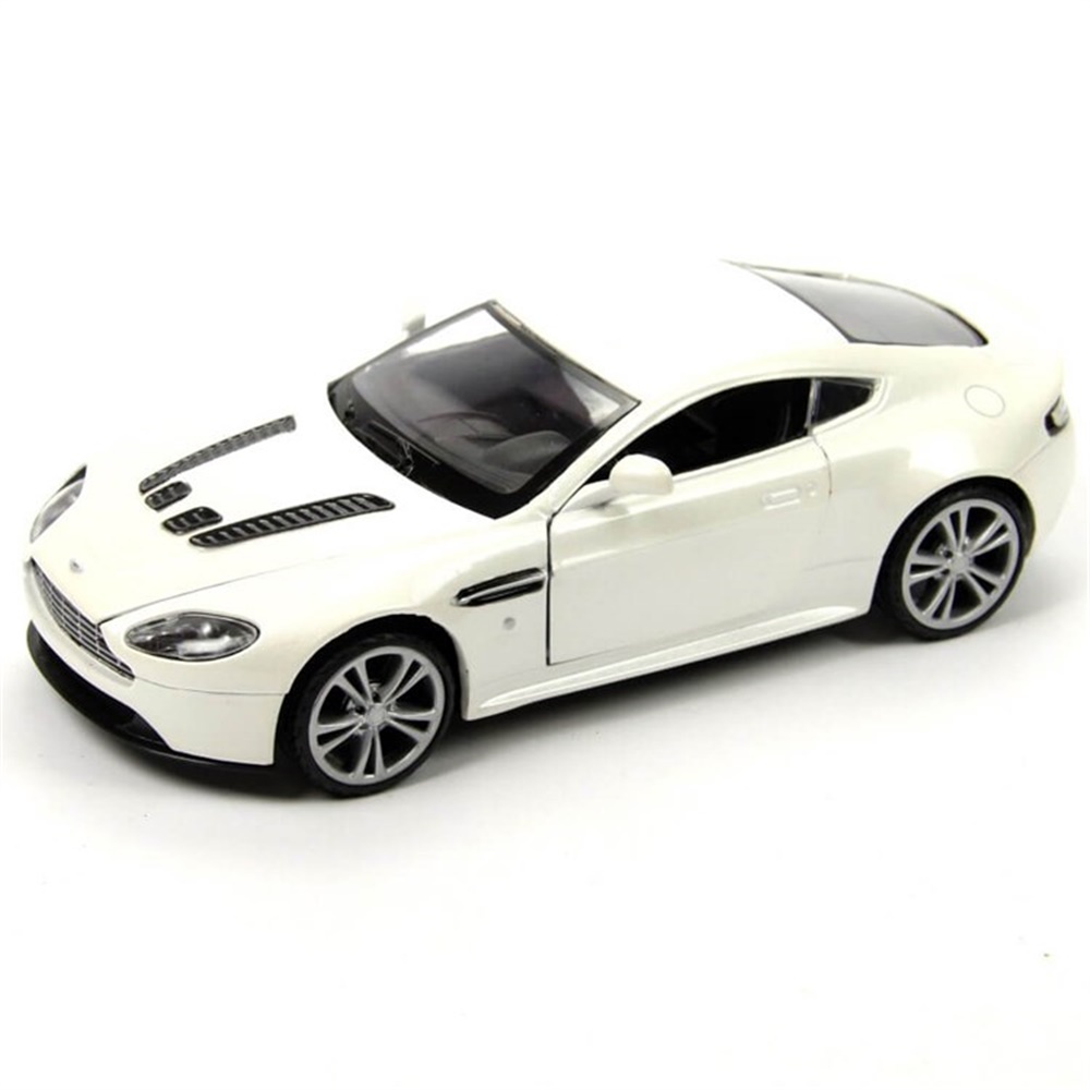 Metal Motormax Aston Martin V12 Vantage 1:24