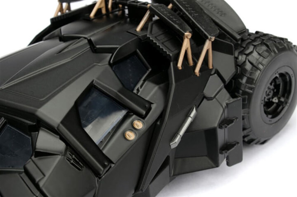 1:24 Batman The Dark Night Batmobile Simba SMB 253215005