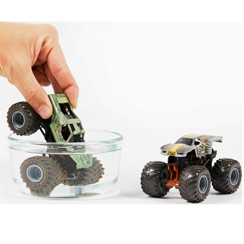 Monster Jam 1:64 Renk Değiştiren İkili Araba Seti Soldier Fortune Black Ops & Max-D 20129425 Spin Master SPM 20129425