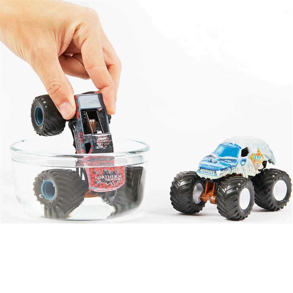 Monster Jam 1:64 Renk Değiştiren İkili Araba Seti Northern Nightmare & Yeti 20129427 Spin Master SPM 20129427