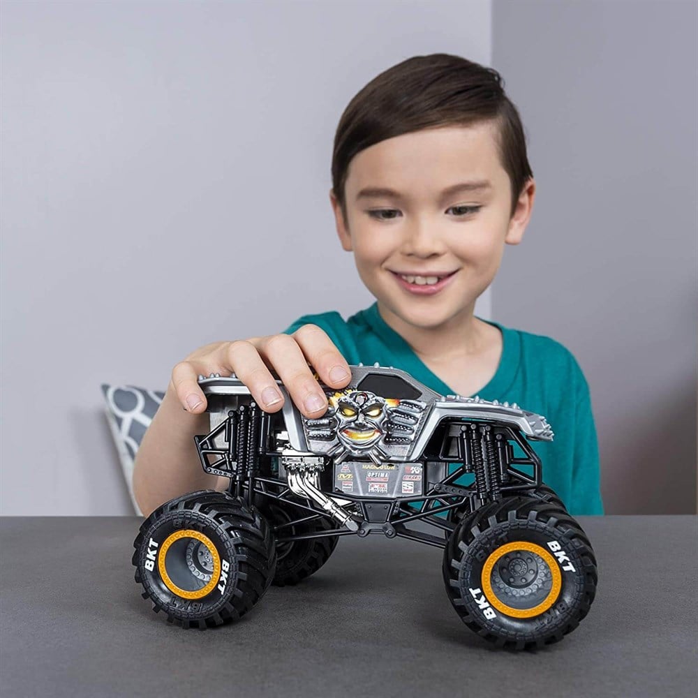 Monster Jam 1:24 Araçlar Max-D 2018313 Spin Master SPN 2018313