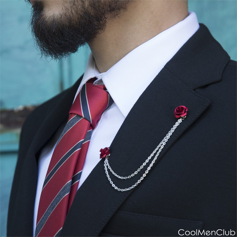 Çiçek Figürlü Yaka İğnesi