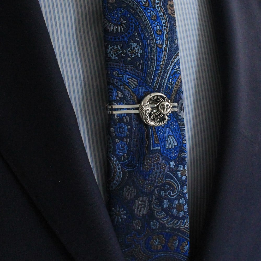 Kravat İğnesiCMC9518Ay ve Güneş Figürlü Kravat İğnesi