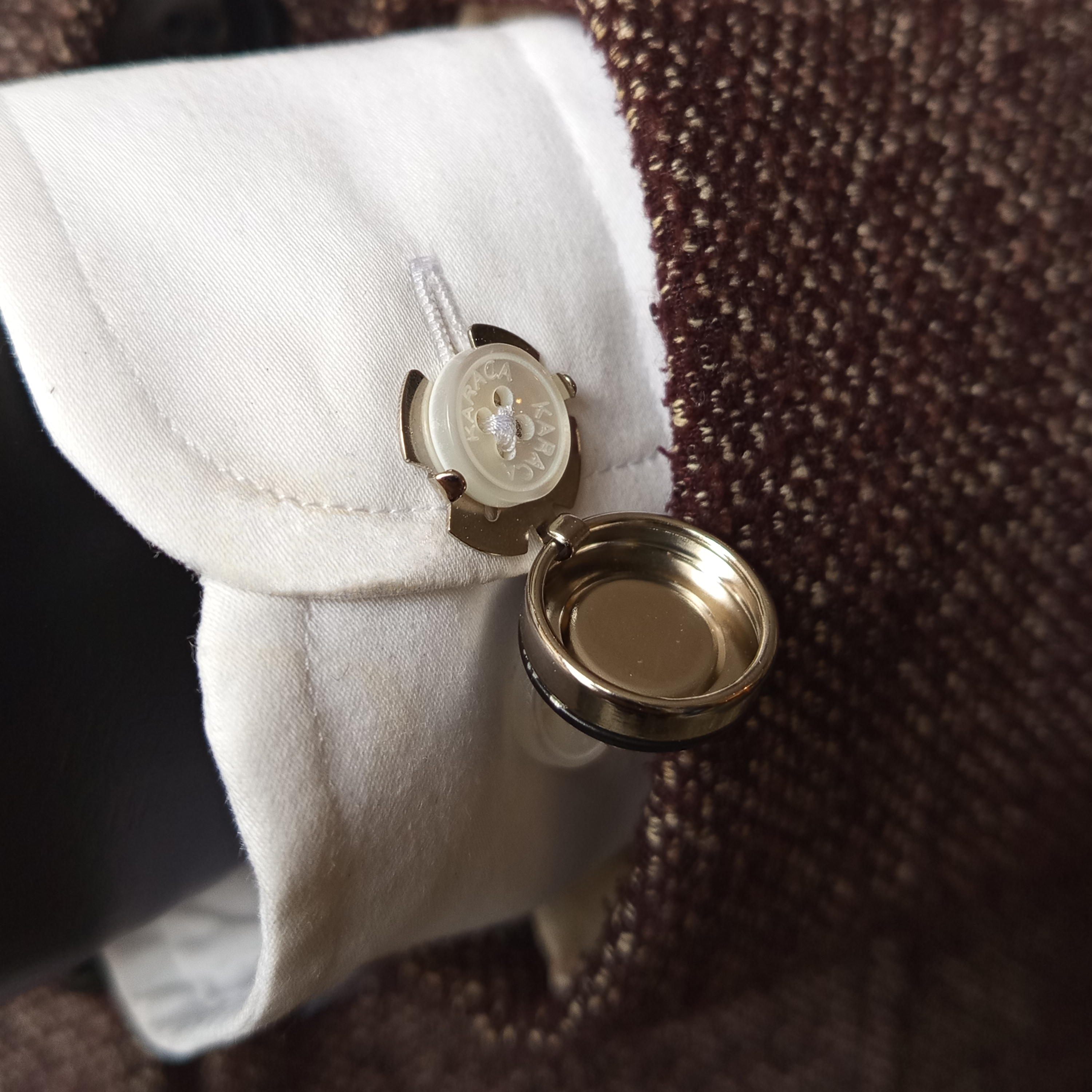 Hediye SetleriCMC2847Fleur De Lis Figürlü Geçmeli Kol Düğmesi ve Kravat İğnesi Seti