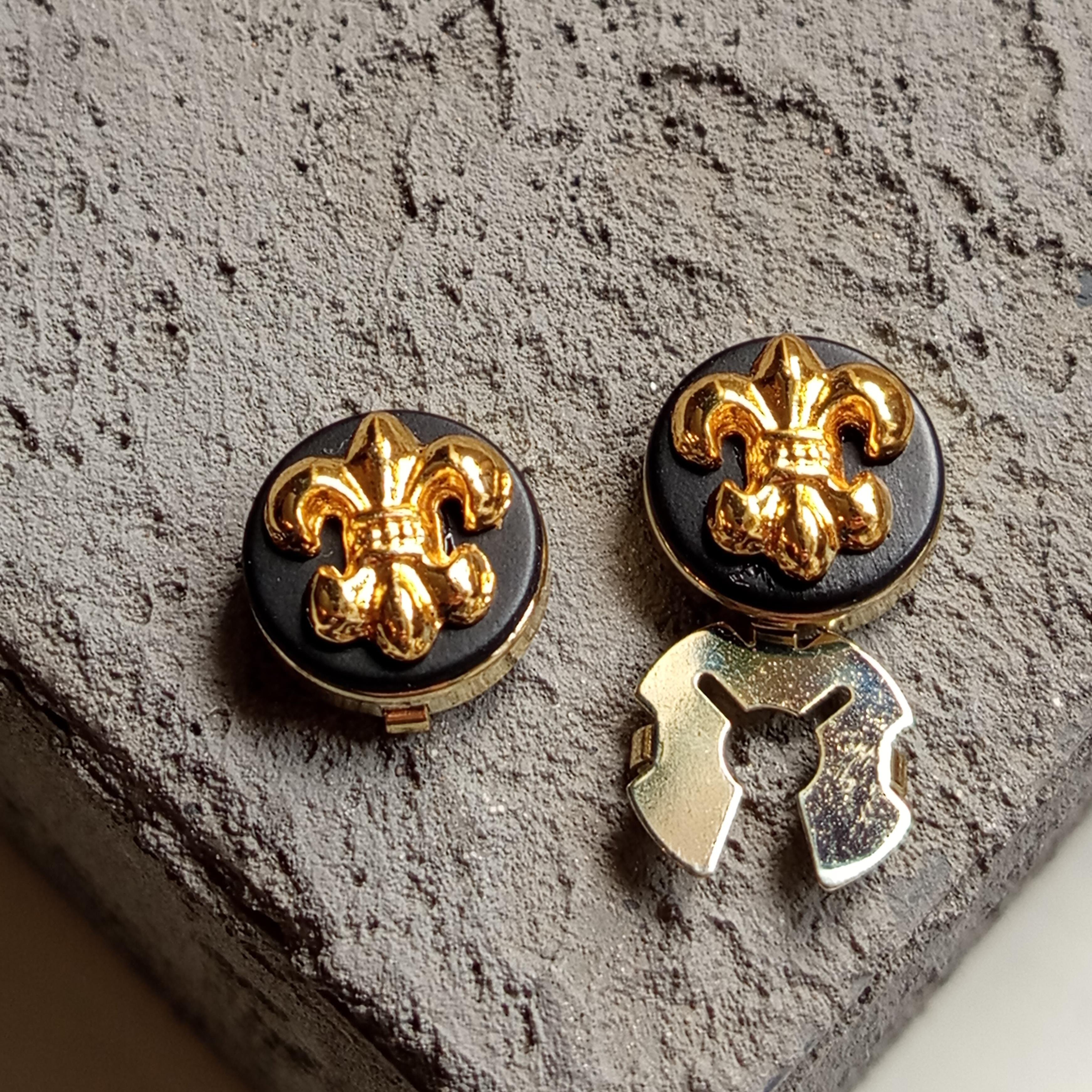 Kol DüğmesiCMC2830Fleur de Lis Figürlü Geçmeli Kol Düğmesi 