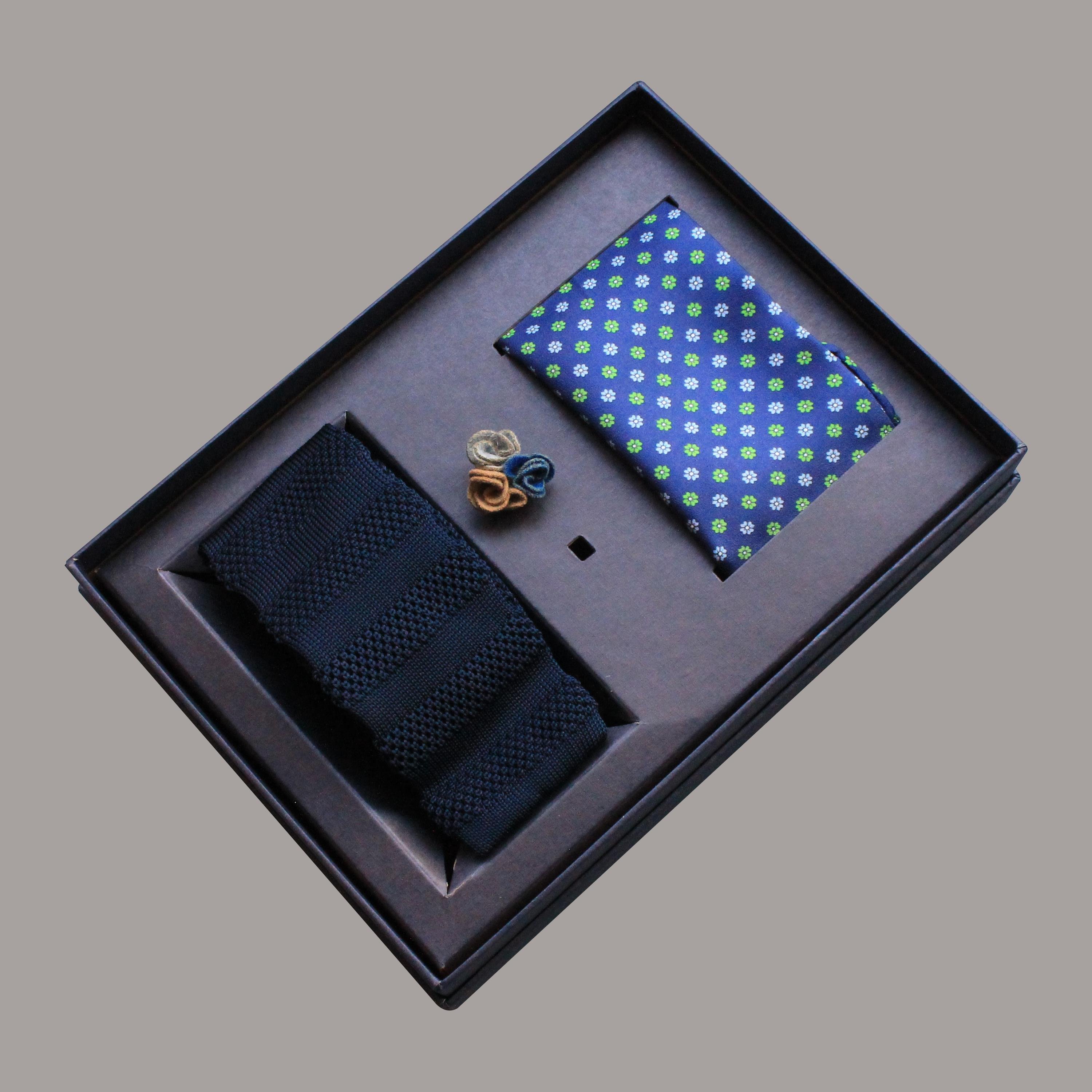 Hediye SetleriCMC2430Kravat Cep Mendili Broş Hediye Seti