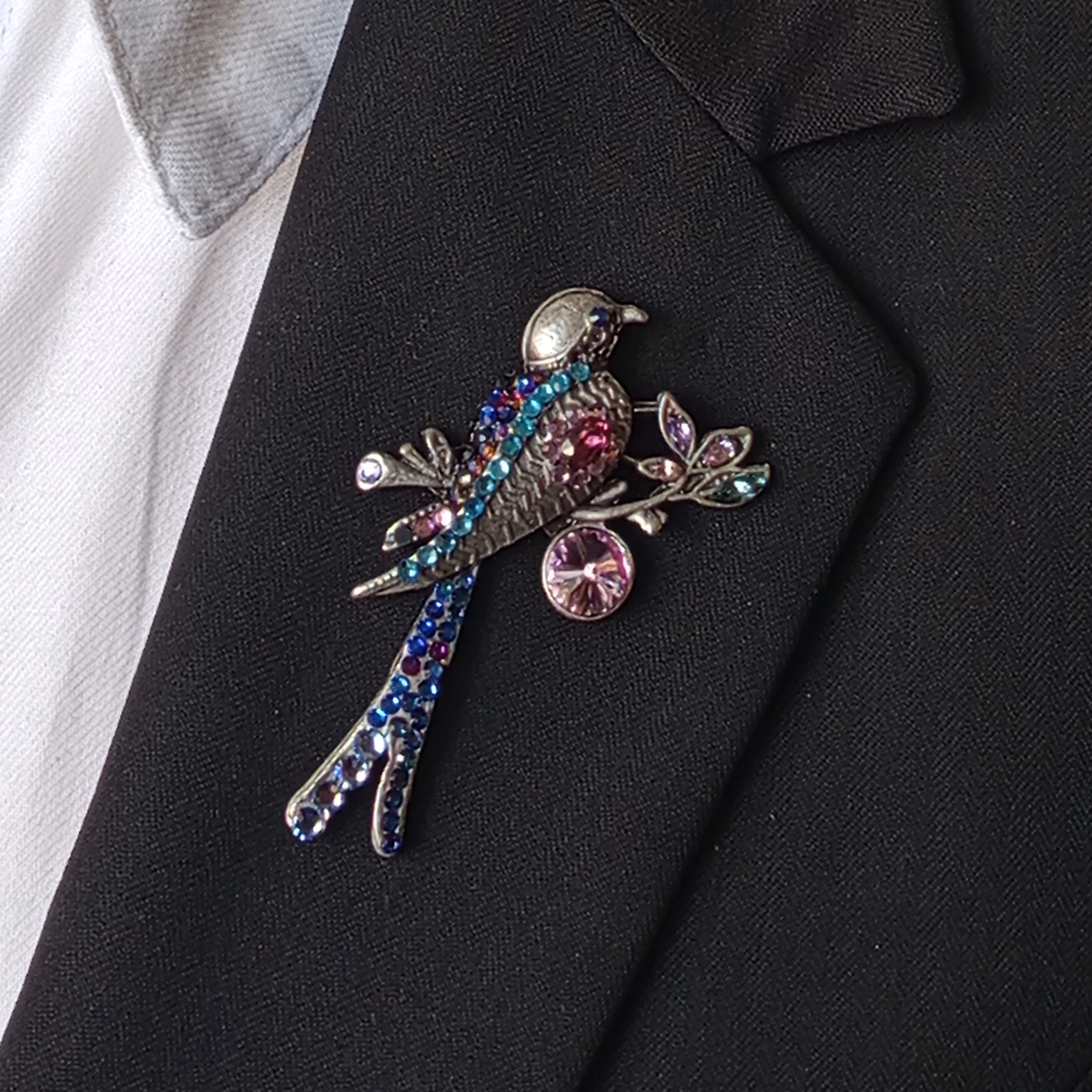 Women CollectionCWC2149Kuş Figürlü Ceket Yaka Broşu