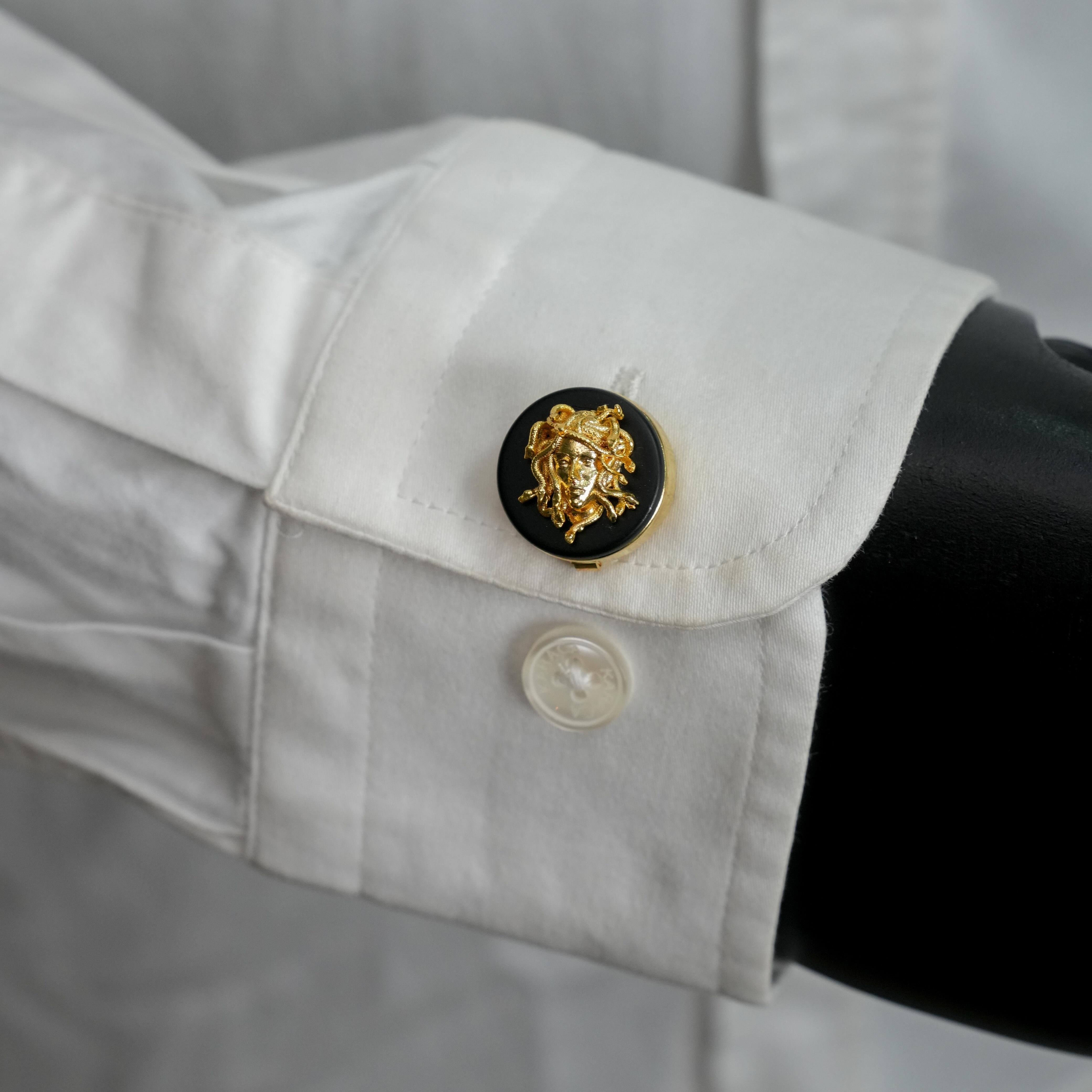 Kol DüğmesiCMC2335Medusa Figürlü Geçmeli Kol Düğmesi 