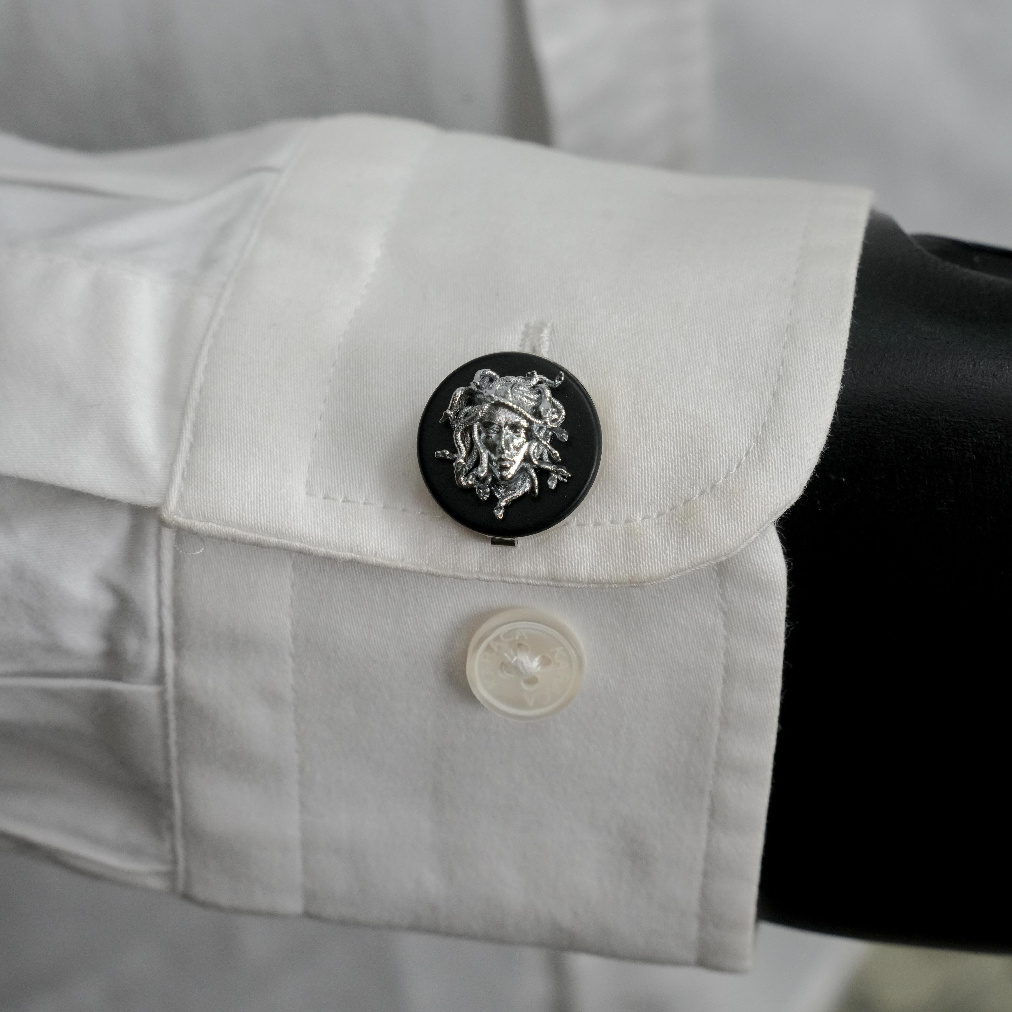 Kol DüğmesiCMC2336Medusa Figürlü Geçmeli Kol Düğmesi 