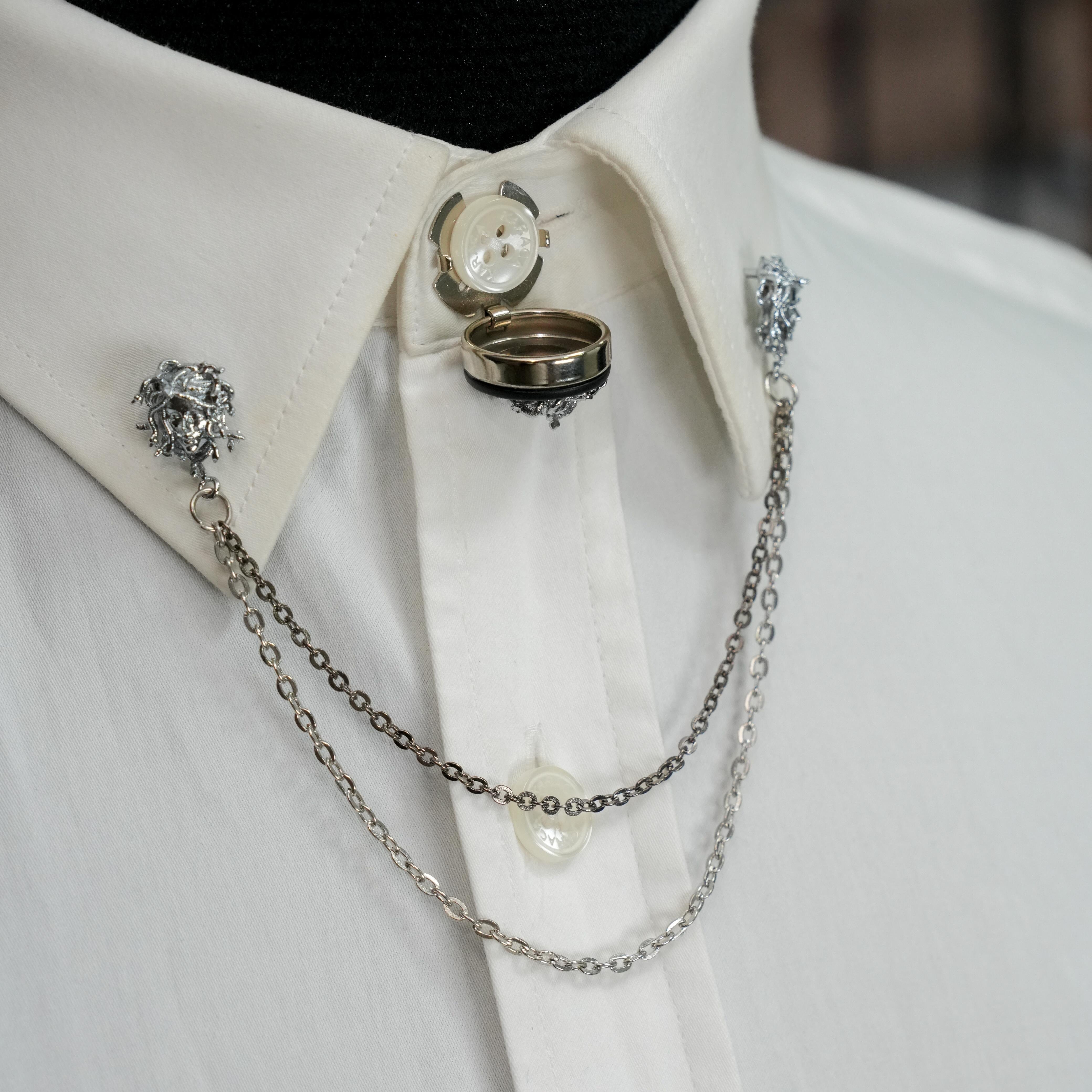 Gömlek Yaka İğnesiCMC2330Medusa Figürlü Gömlek Yaka İğnesi