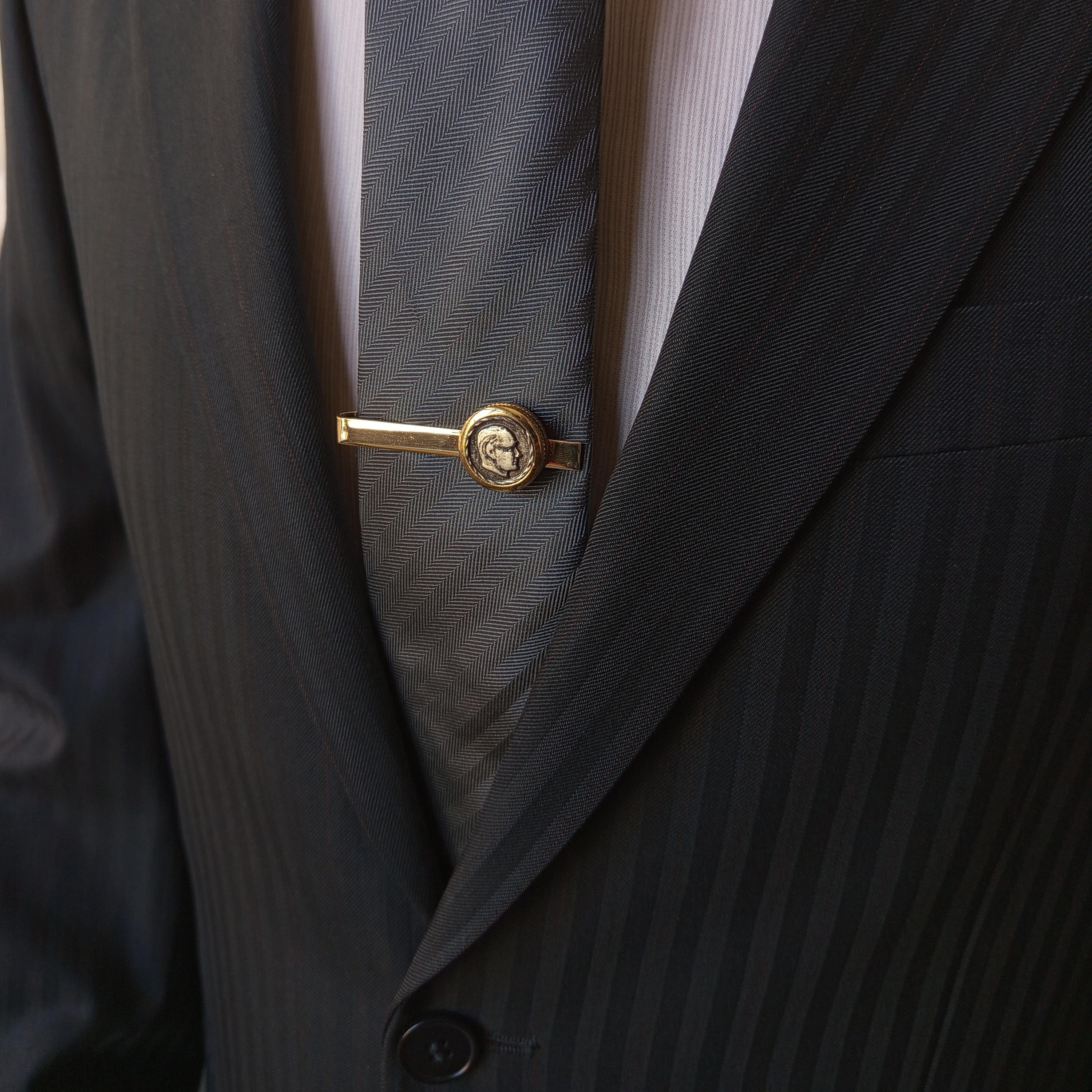 Hediye SetleriCMC2611Mustafa Kemal Atatürk Figürlü Kol Düğmesi ve Kravat İğnesi Seti