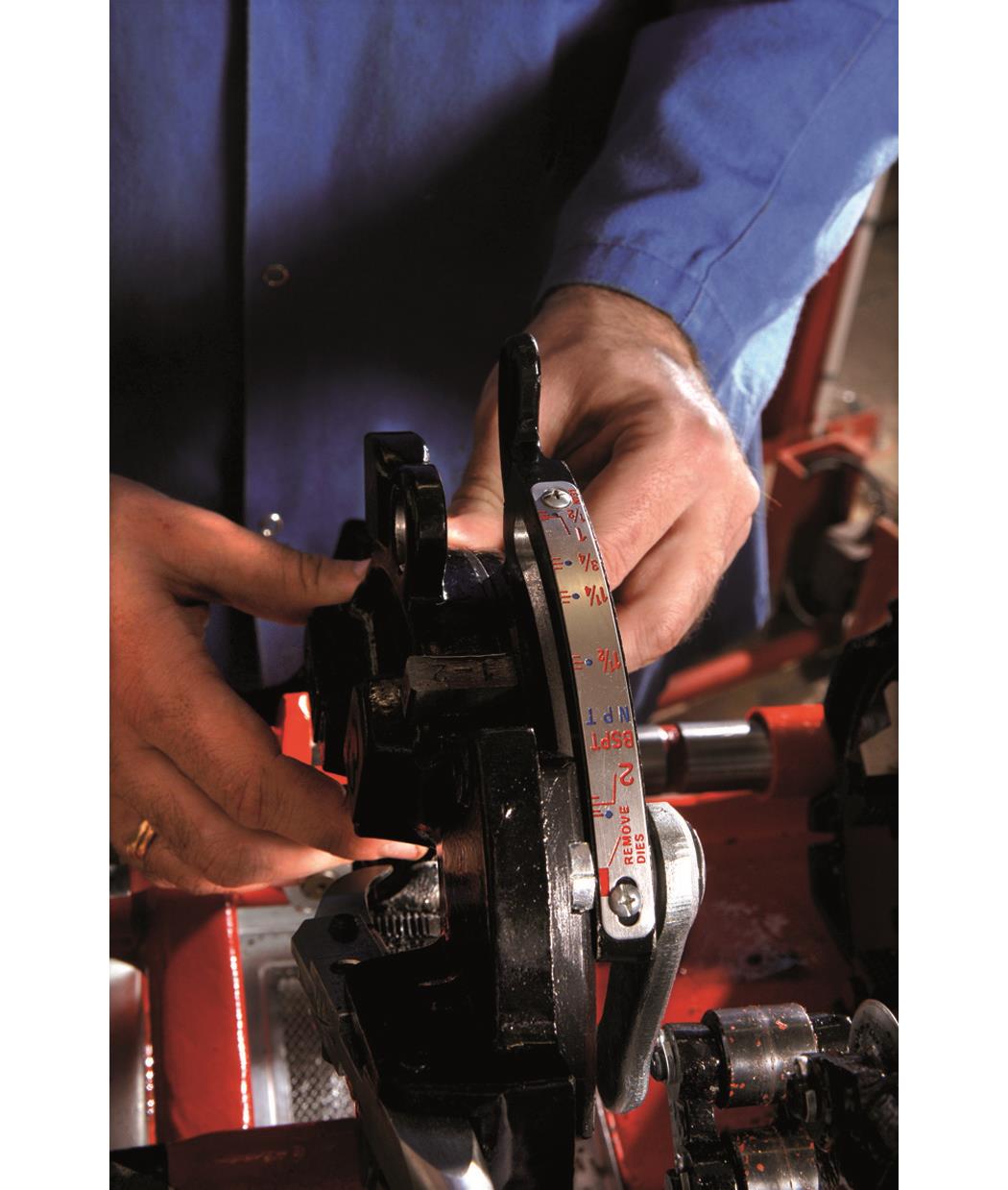 ELEKTRİKLİ TEZGAH TİPİ PAFTA MAKİNASI 1/2