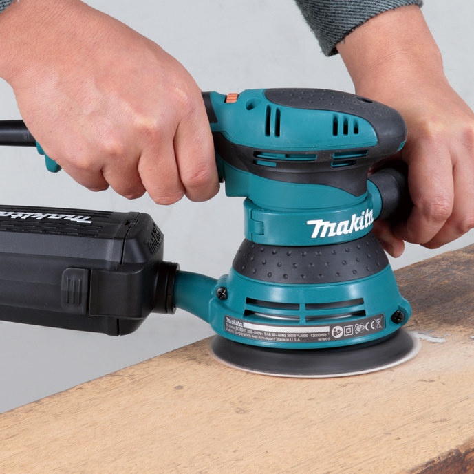 Makita DEVİR AYARLI DAİRESEL TİTREŞİM ZIMPARA BO5041