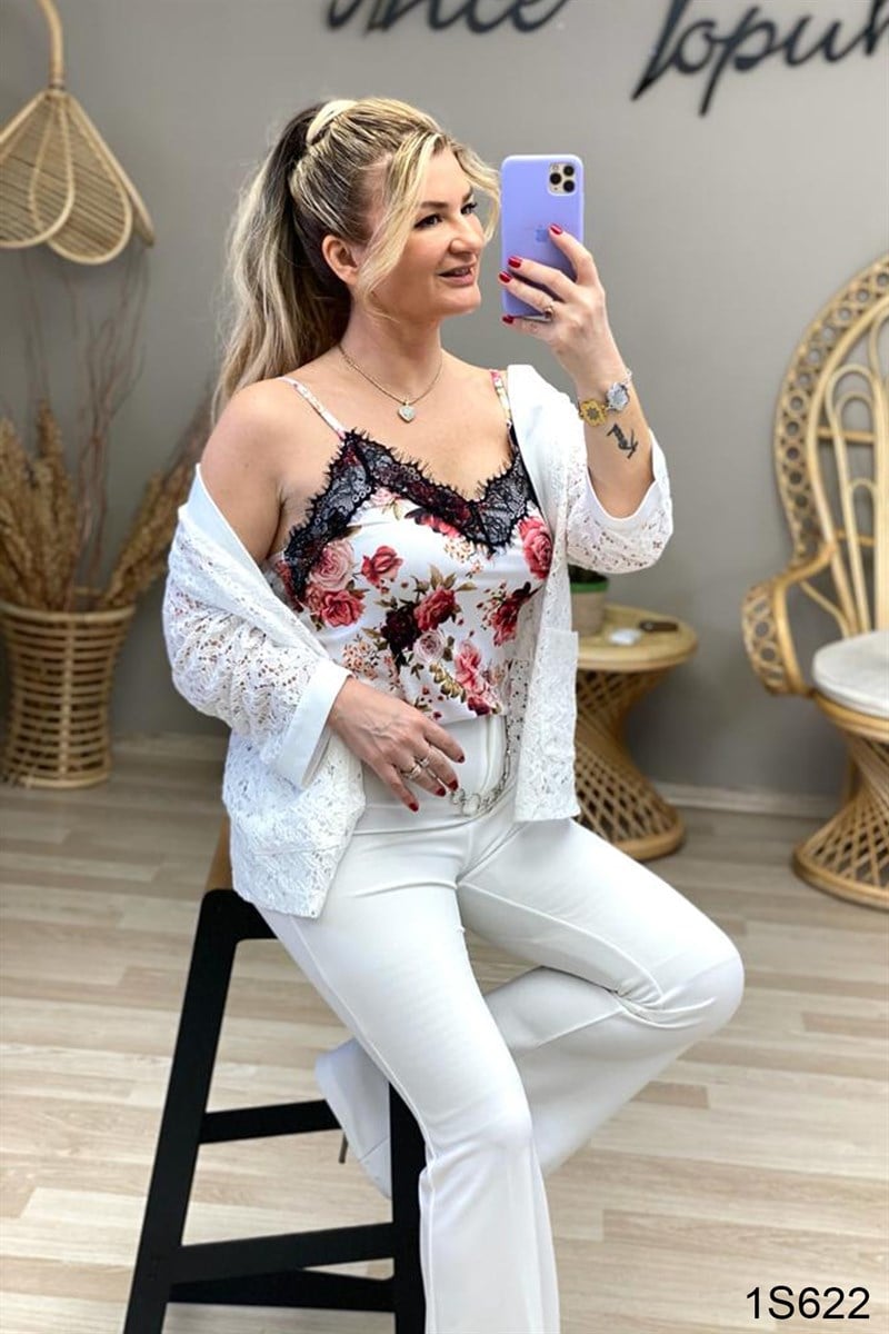 Askısı Ayarlanabilir Dantelli Bluz