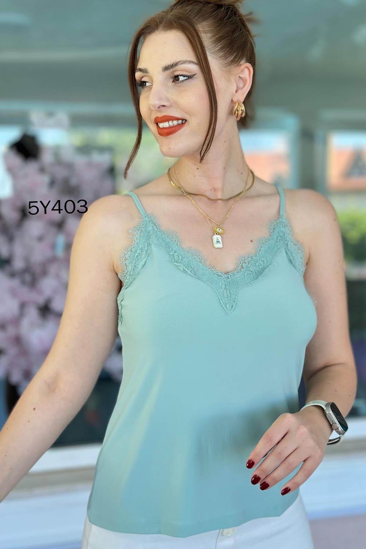 Askısı Ayarlanabilir Dantelli Sandy Bluz