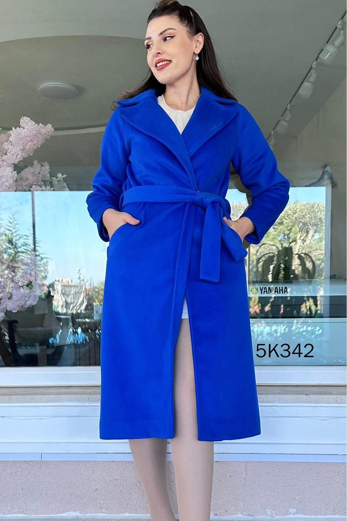 Belden Bağlamalı Çıtçıtlı Kaşe Kaban