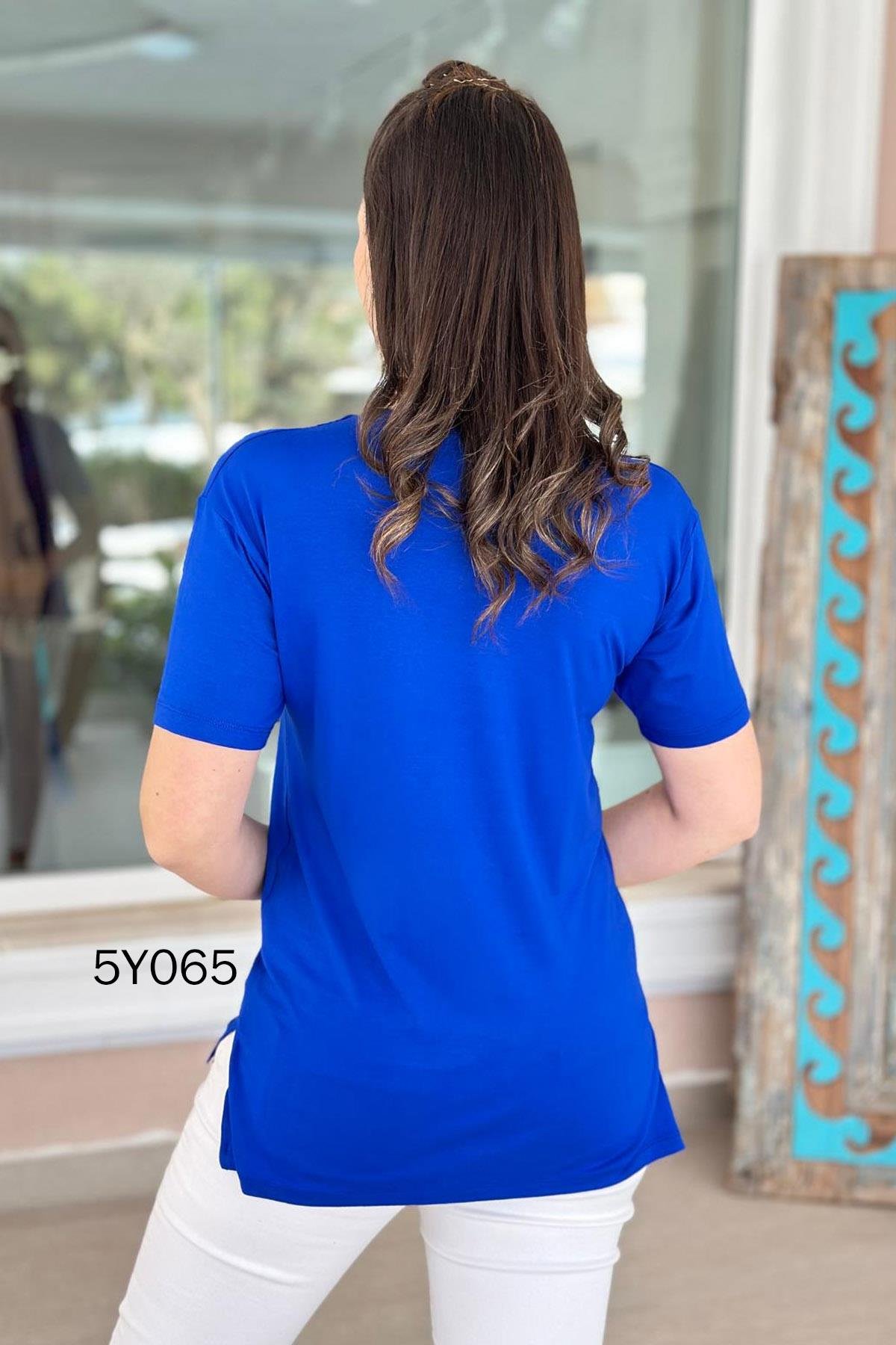 Bisiklet Yaka Yırtmaçlı Viskon Tshirt